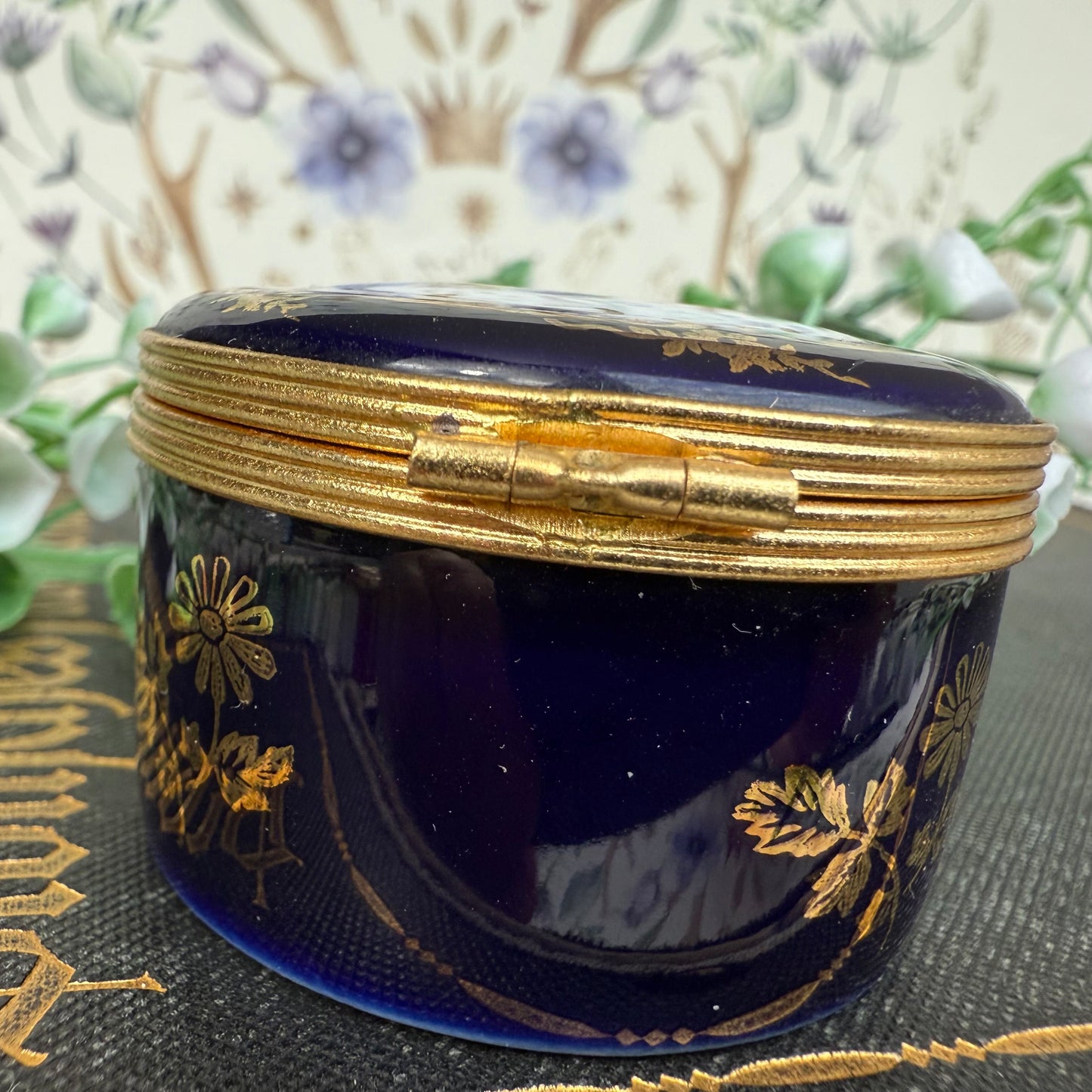 Pompadour Limoges Döschen blau