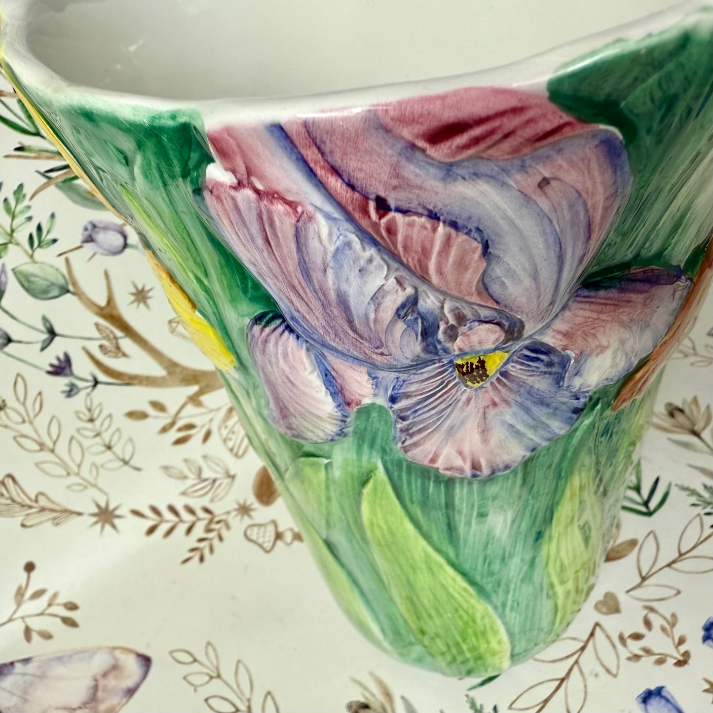Italian vase with floral decoration