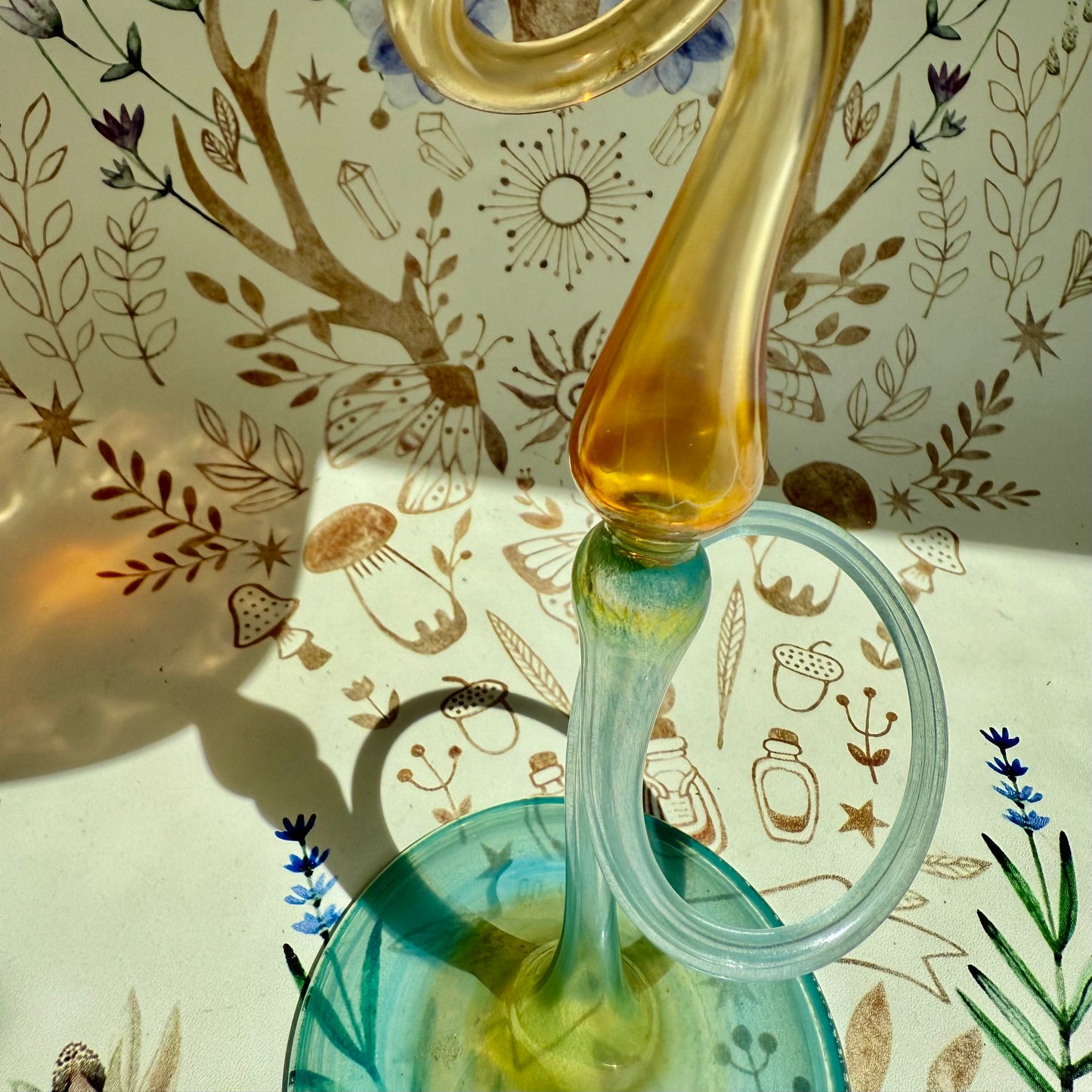 Intertwined glass vase