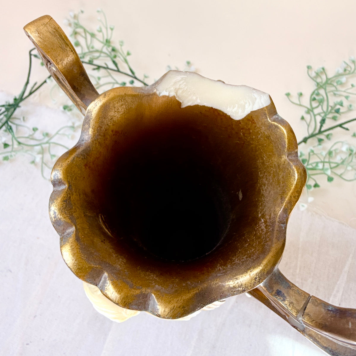 Goldene Vase im Jugendstil