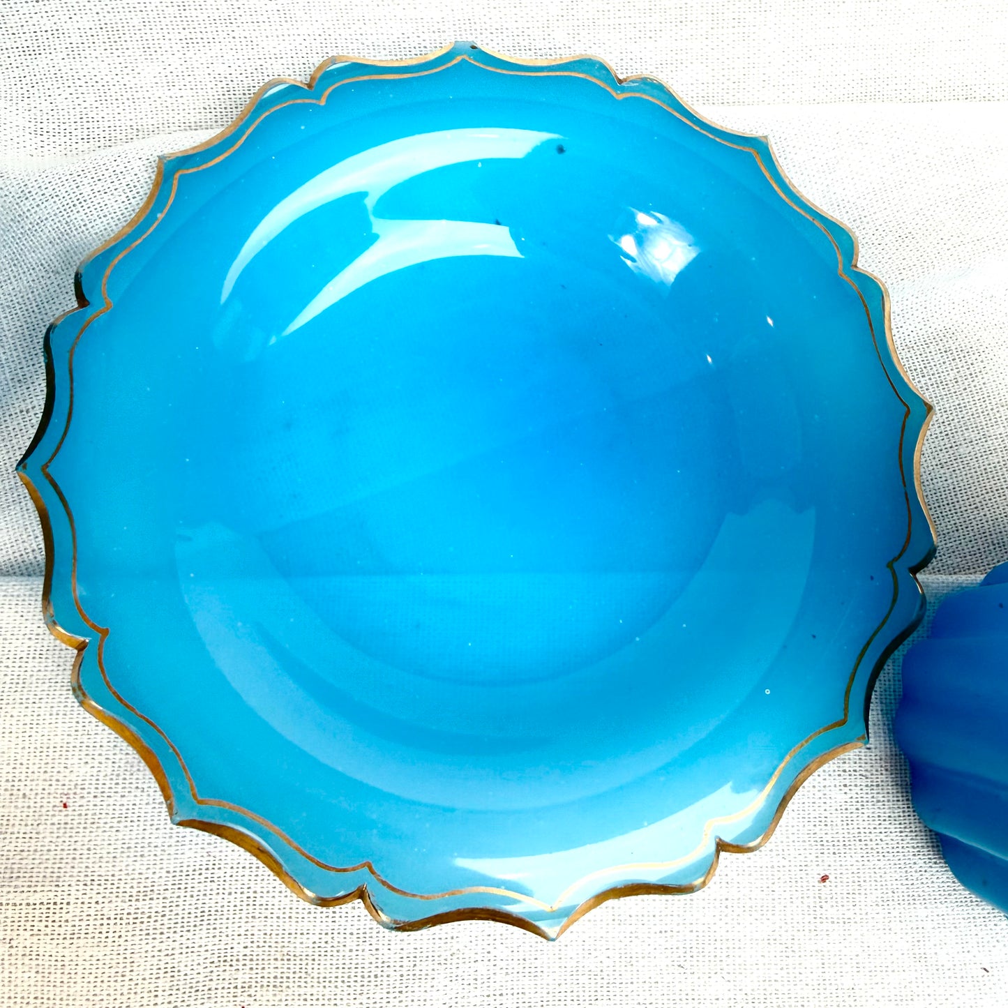 Blaues Set Vasen und Teller