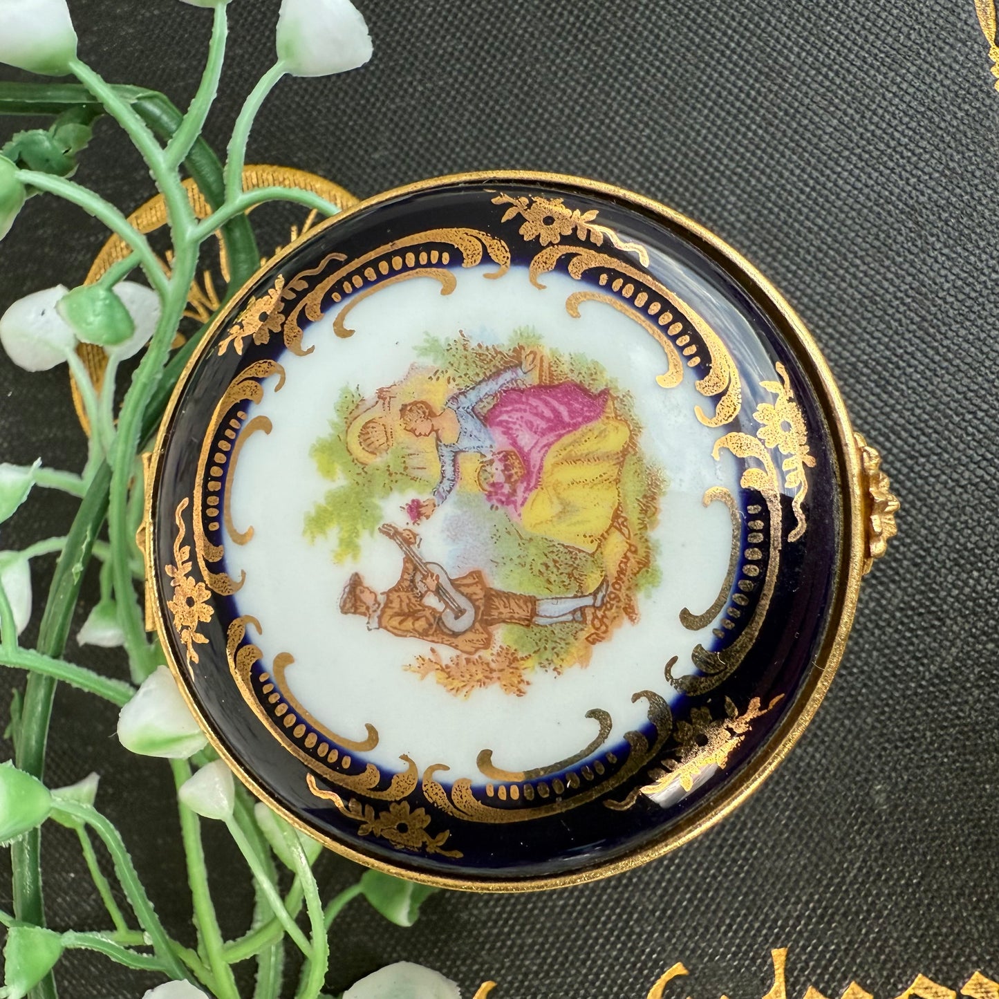 Pompadour Limoges Döschen blau