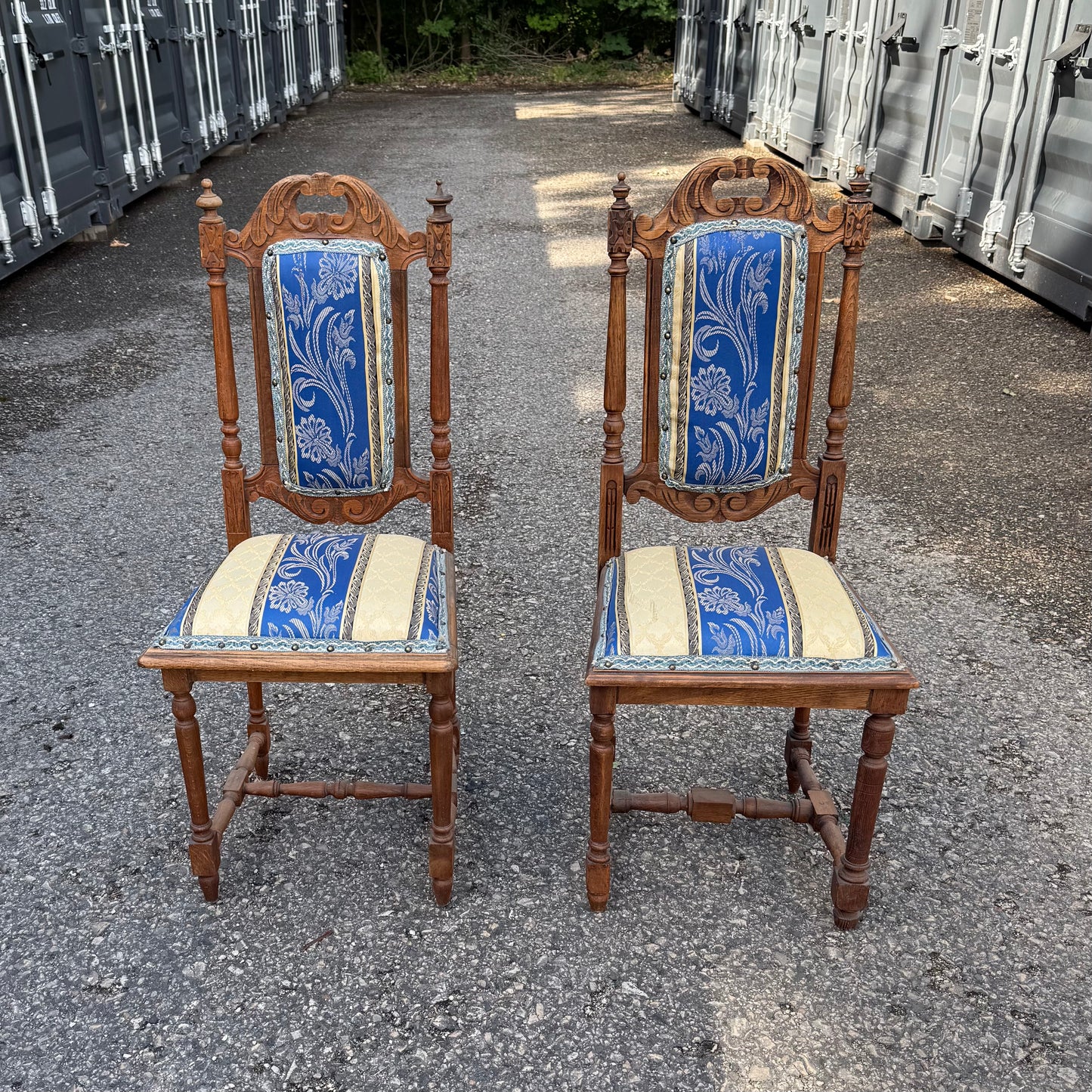 Gründerzeit Stühle blau
