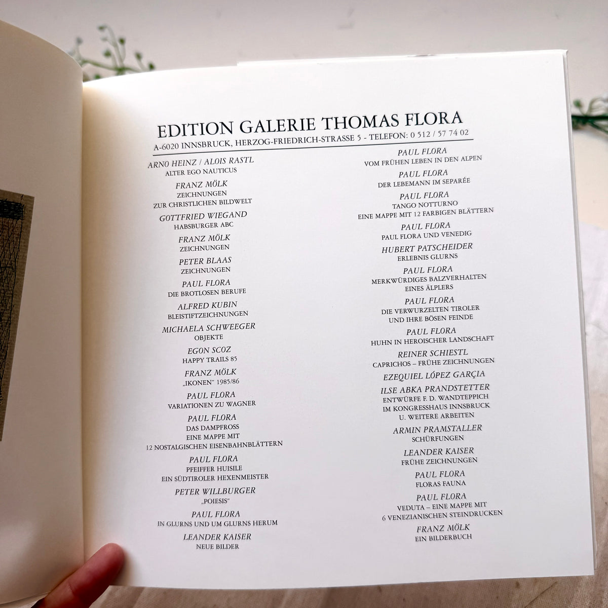 Signiertes Paul Flora Buch