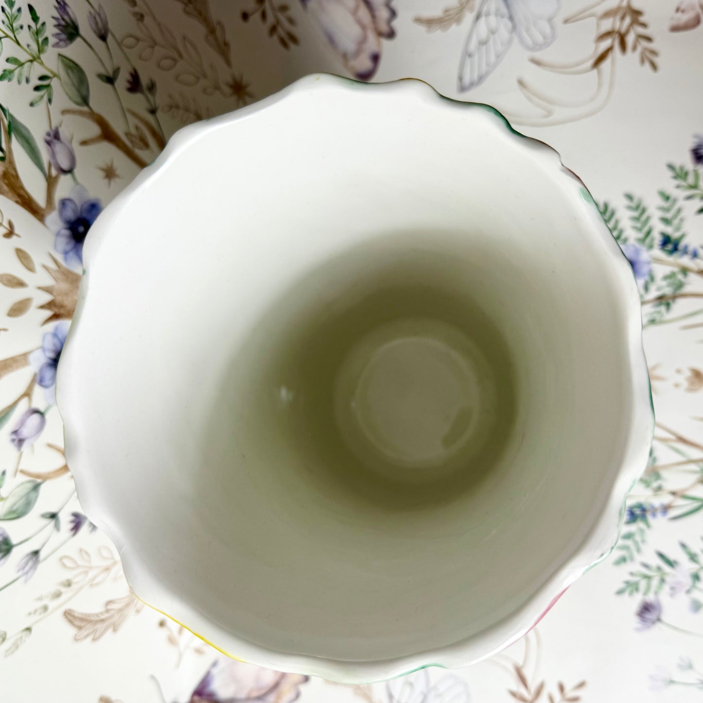 Italian vase with floral decoration