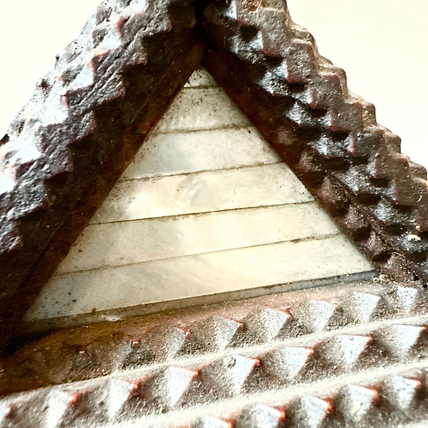 Tramp Art Rahmen mit Perlmutt