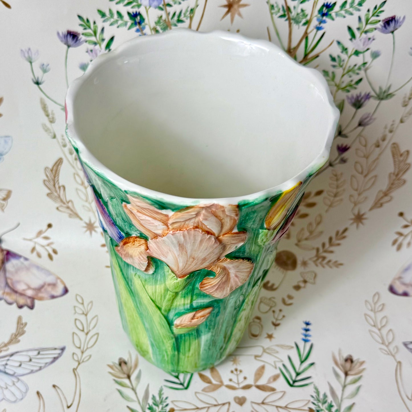 Italian vase with floral decoration