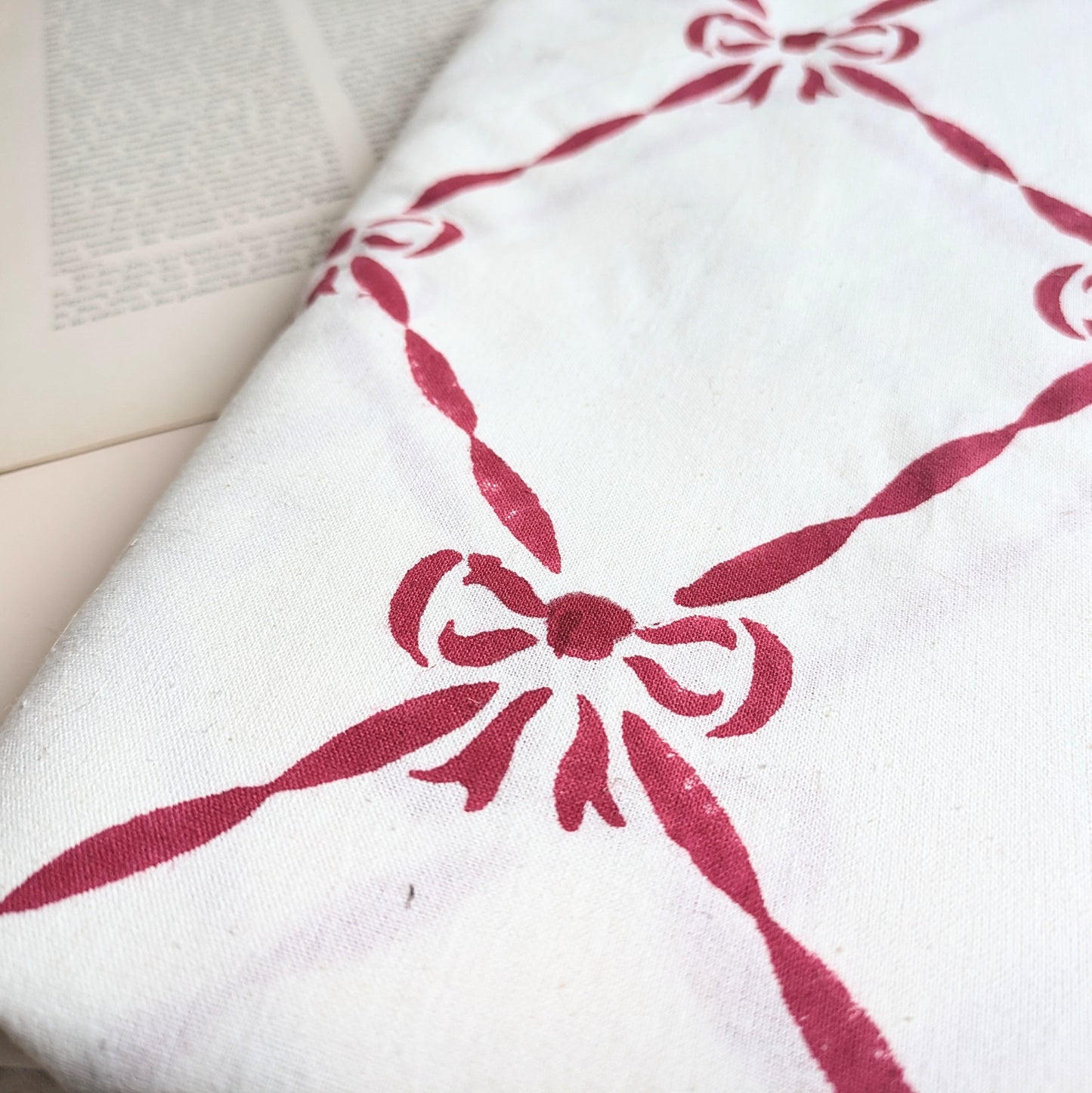 Tischdecke rote Schleifen