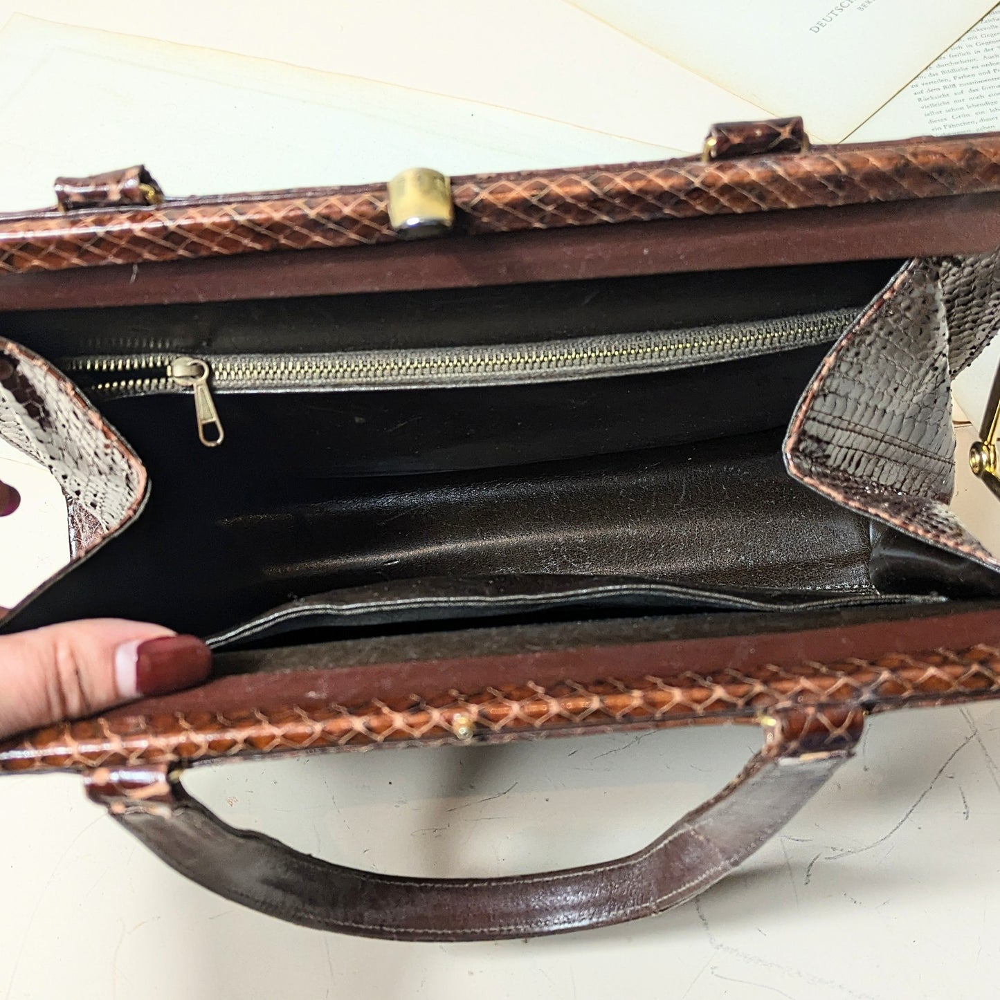 Bag in brown and gold