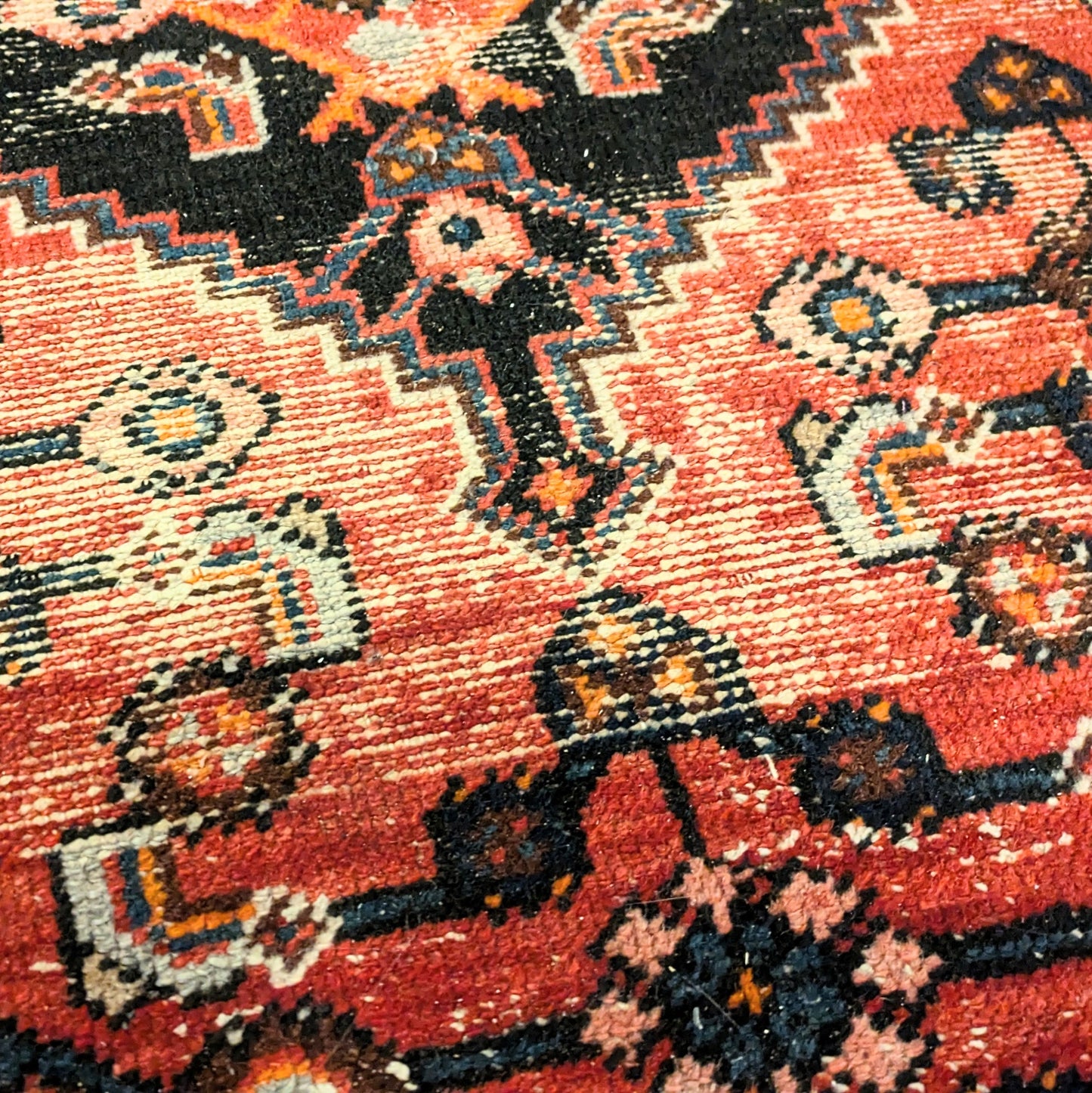 Persian carpet 200 x 124