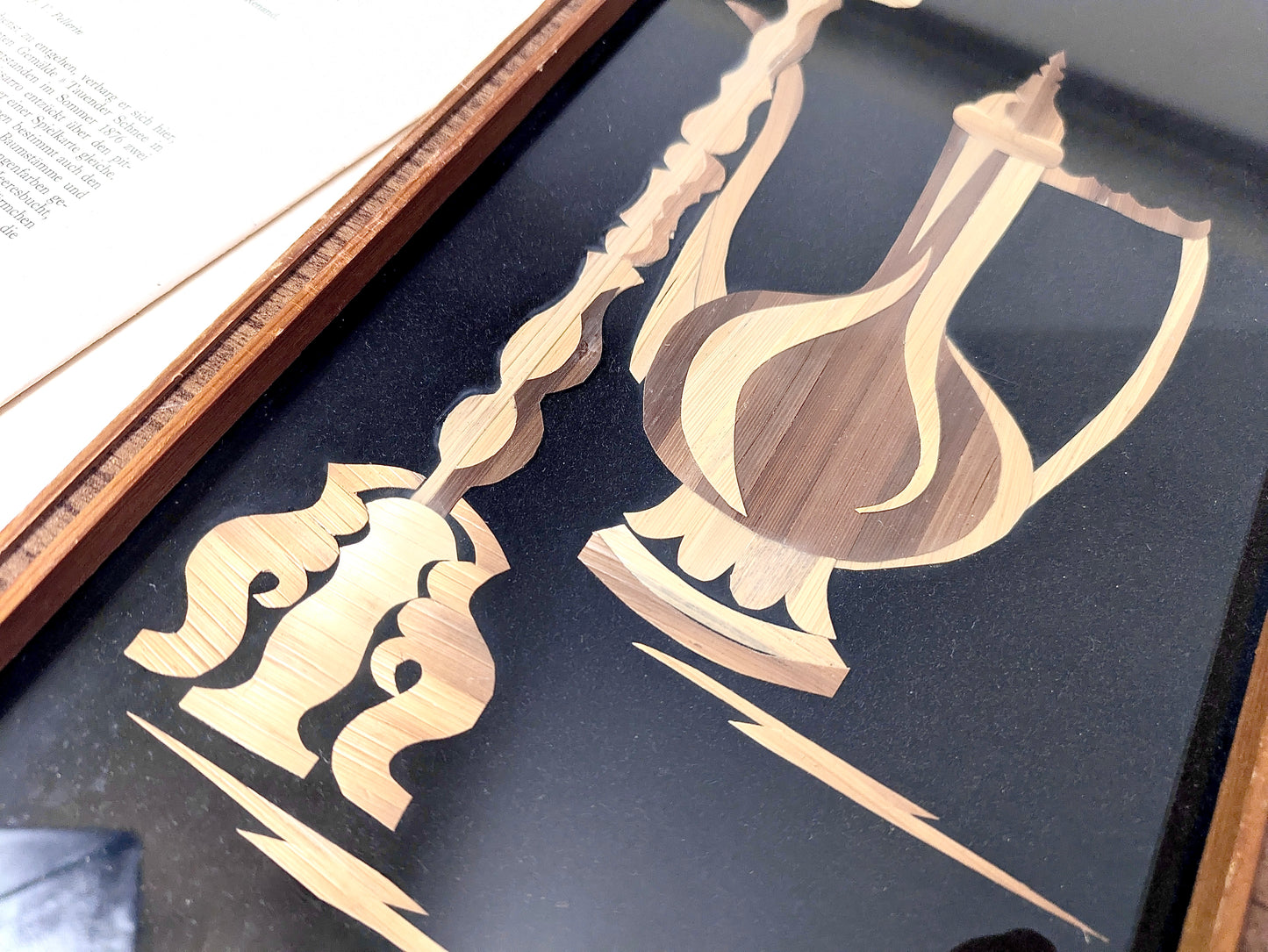 Tableau oriental en placage de bois