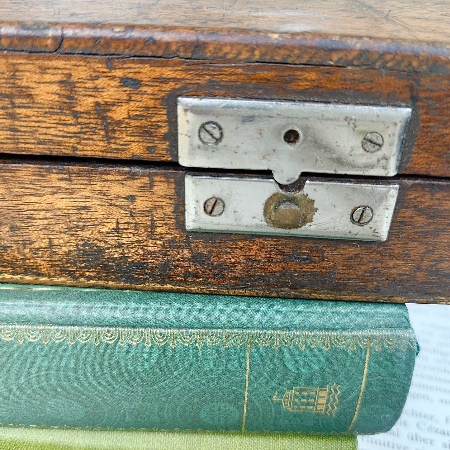Thickness gauge box light