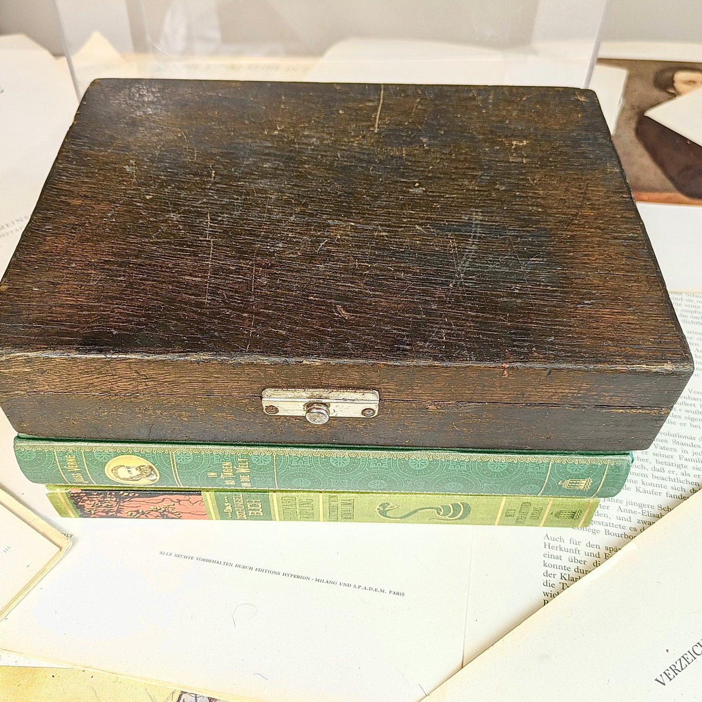 Thickness gauge box dark