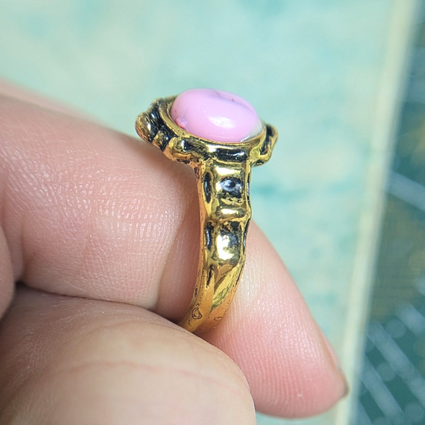 Ring mit rosa Marmorstein