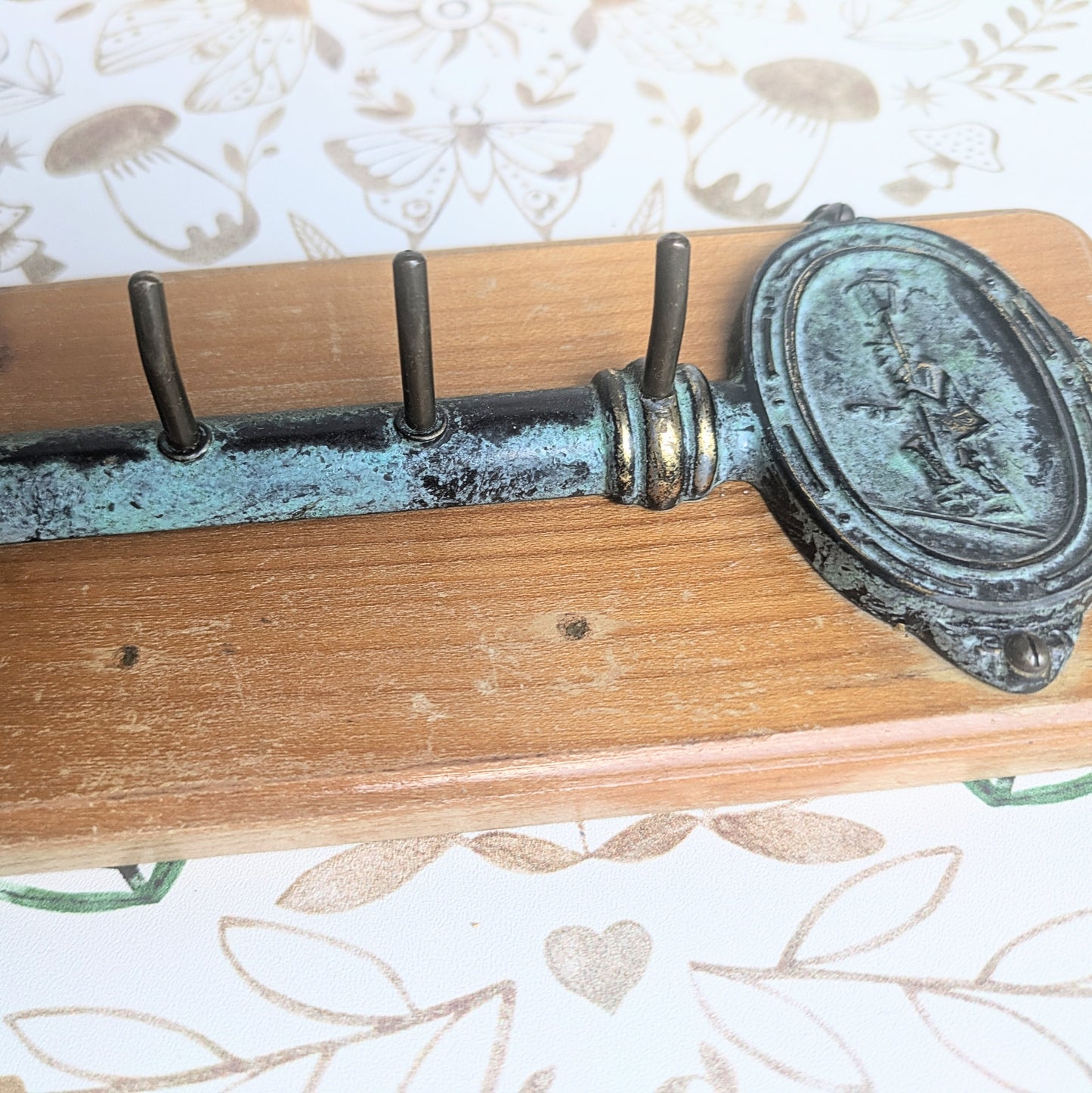 Key rack with metal key