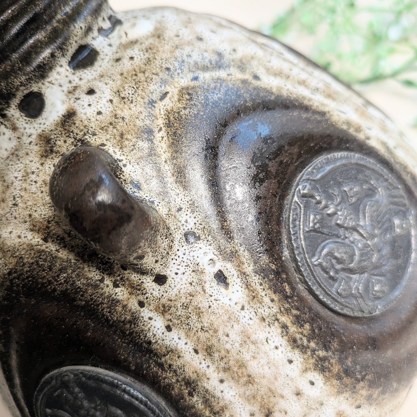 Table lamp coins