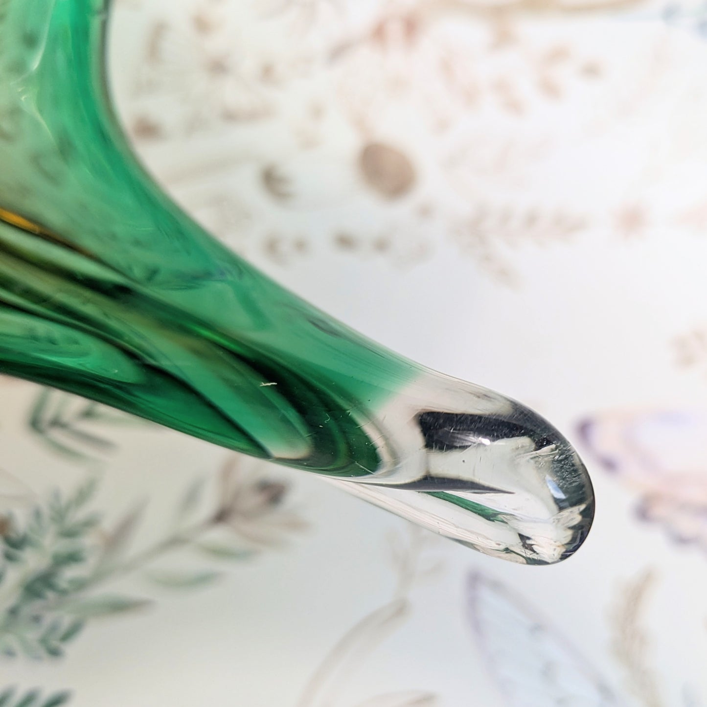 Murano pointed vase green