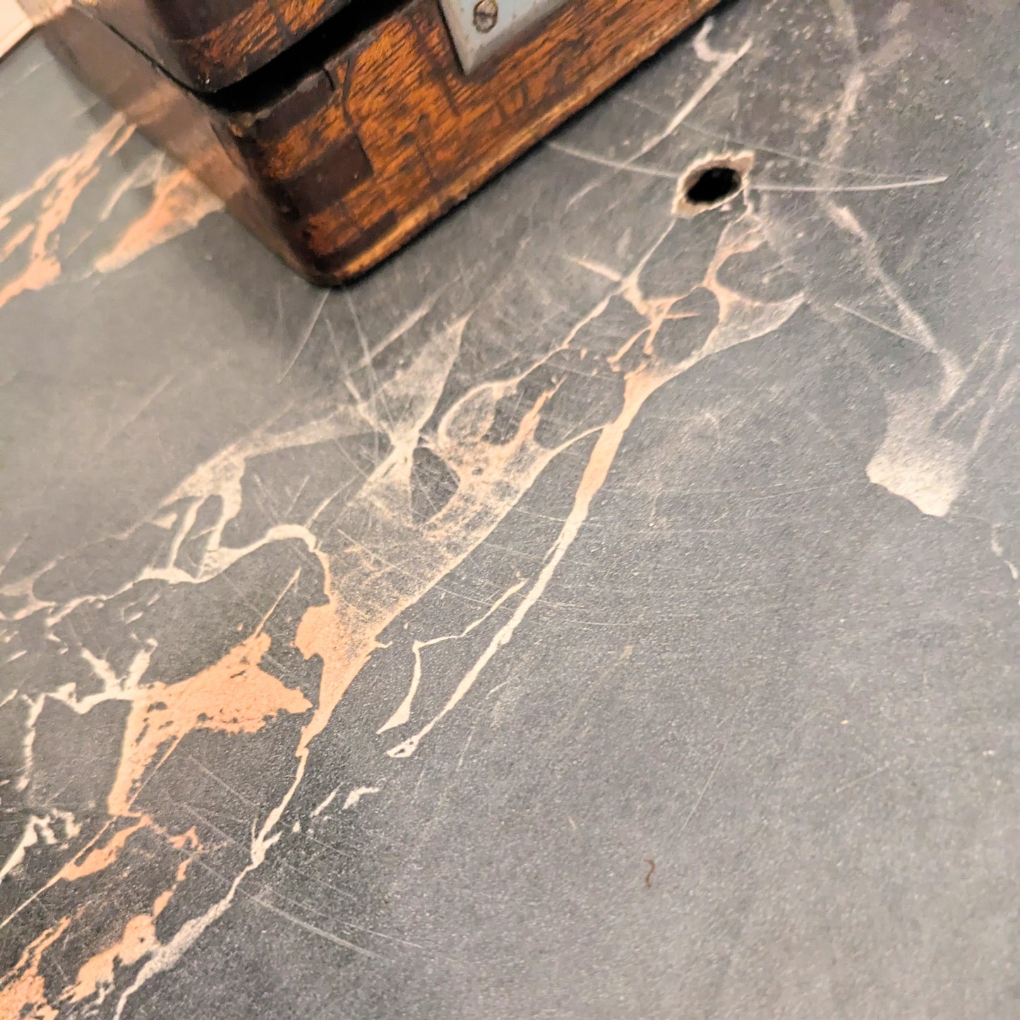 Table rognon en marbre