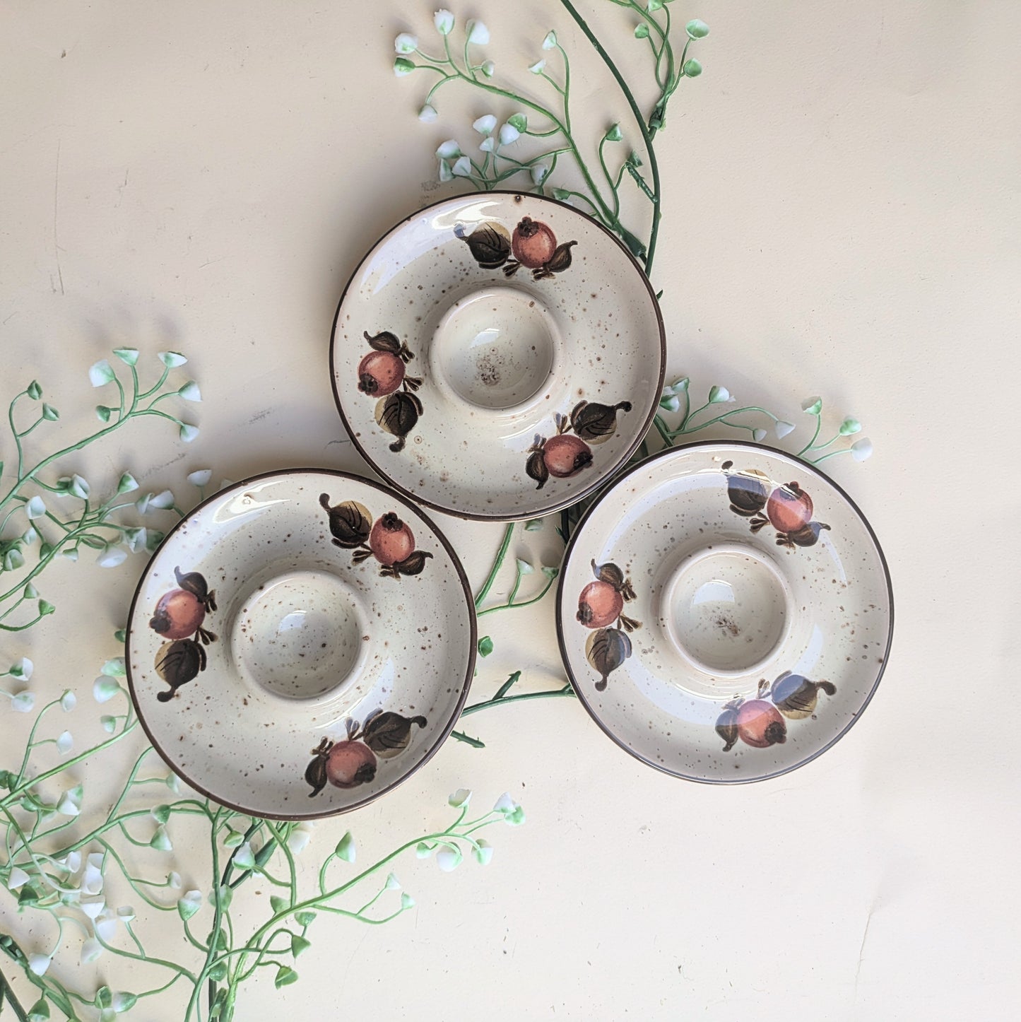 Rosehip egg cups, set of 3