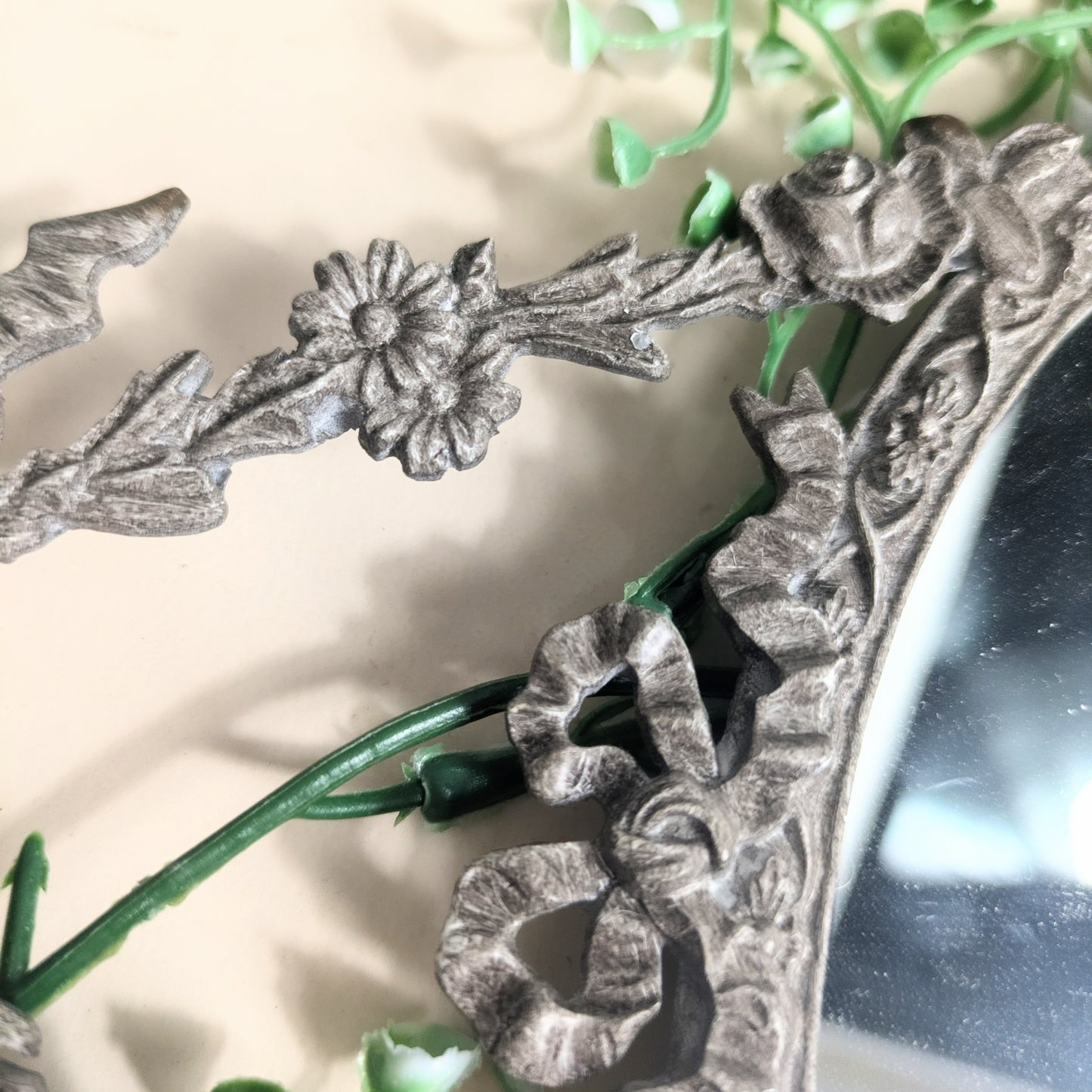 Mirror with bows & flowers