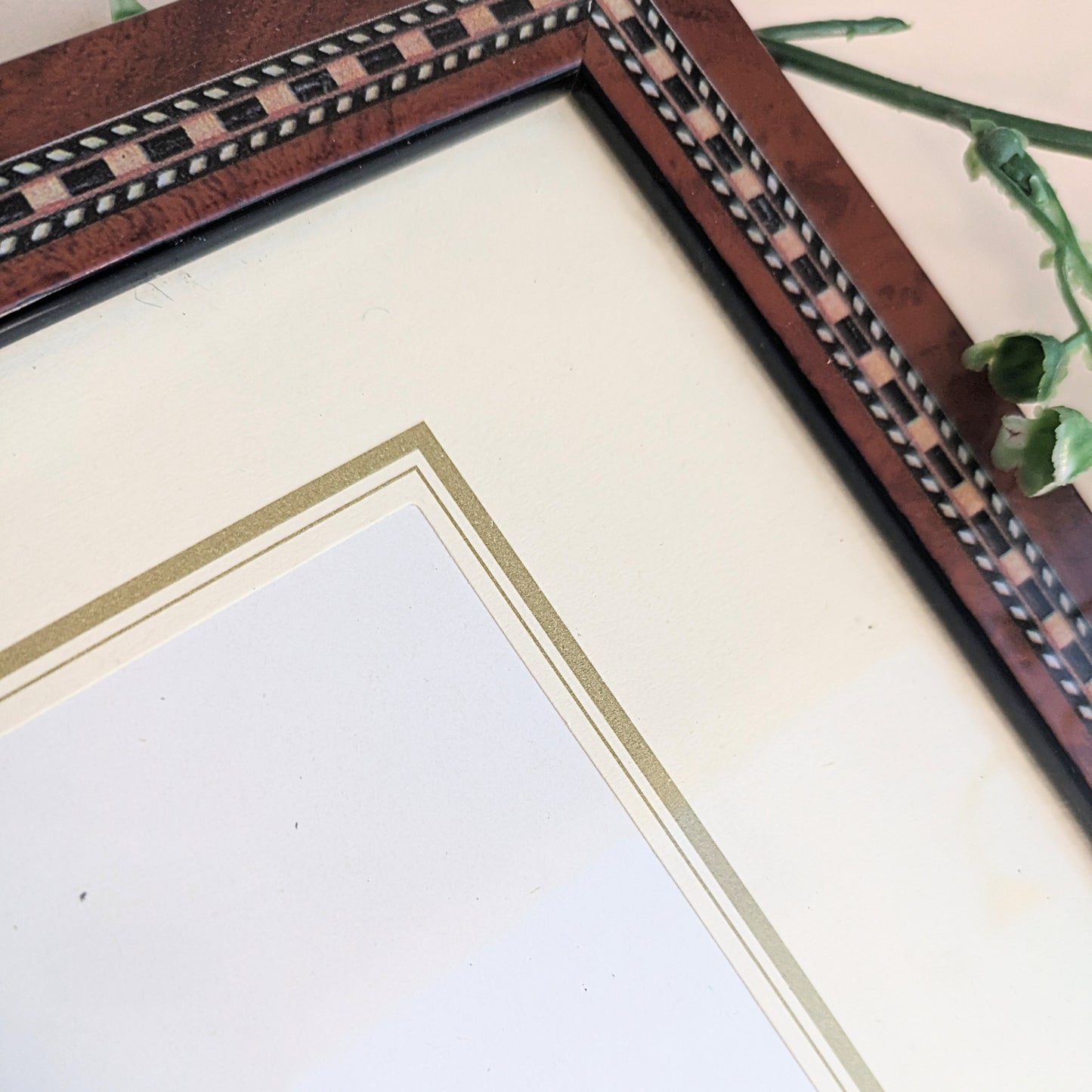Picture frame burl wood border