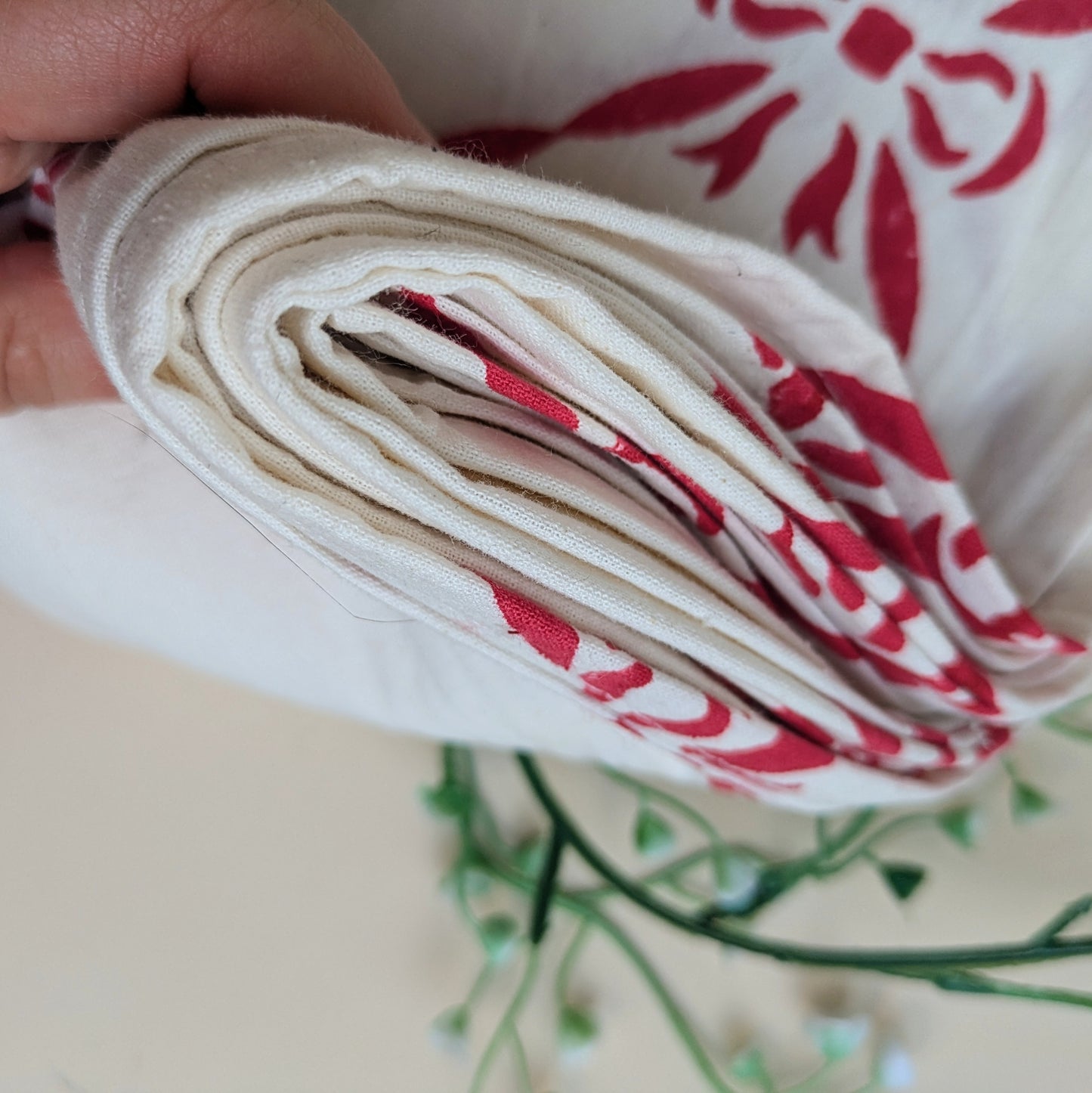 Tablecloth red bows