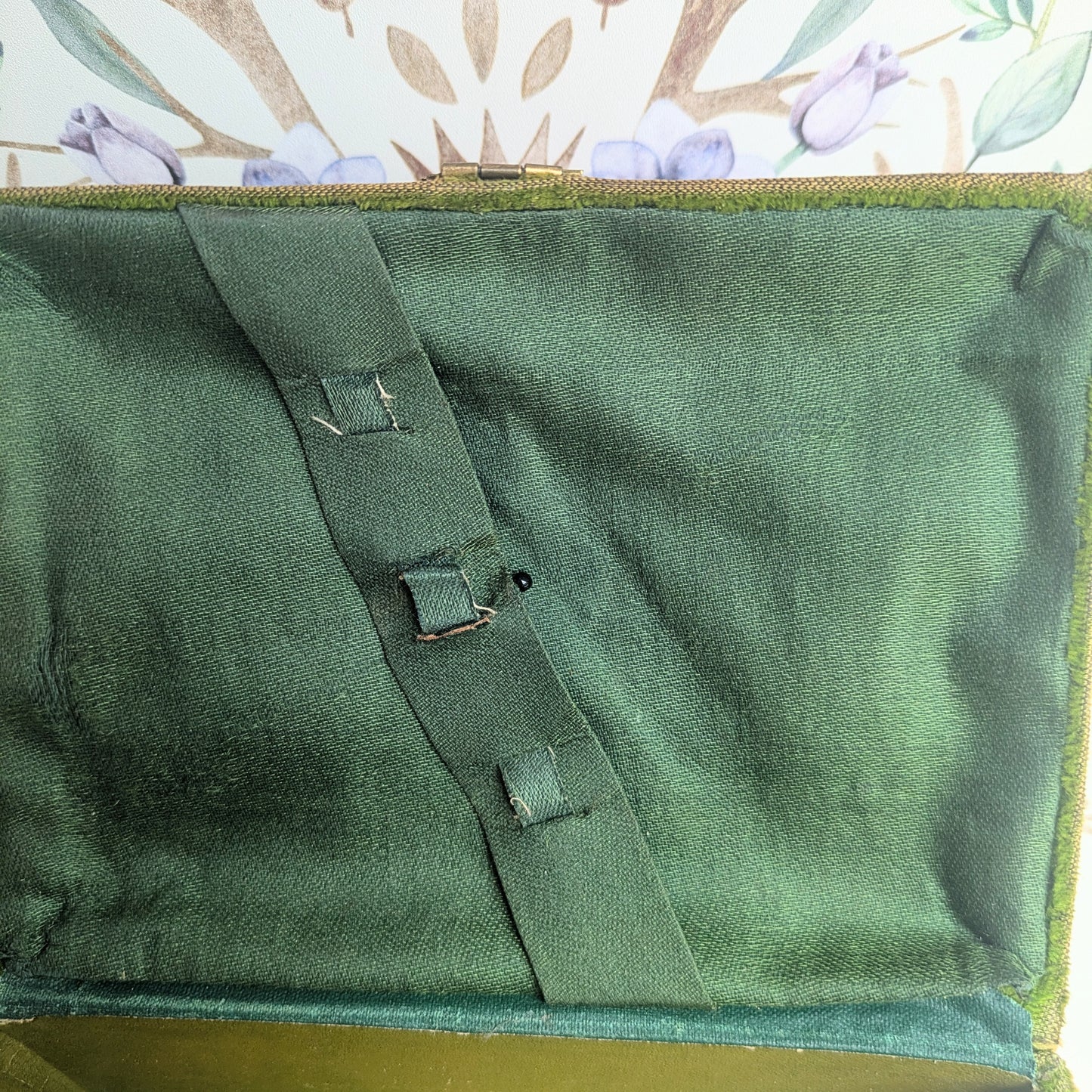 Jewelry box velvet green