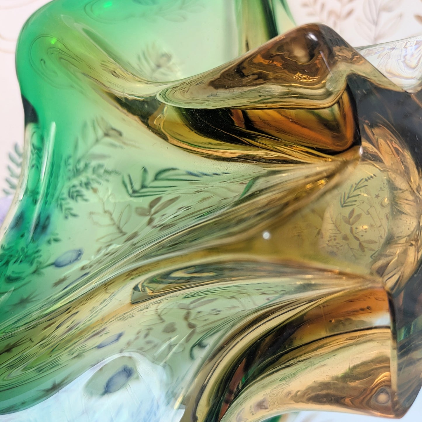 Murano pointed vase green