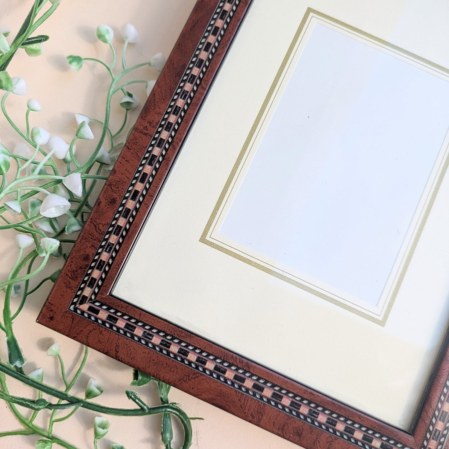 Picture frame burl wood border