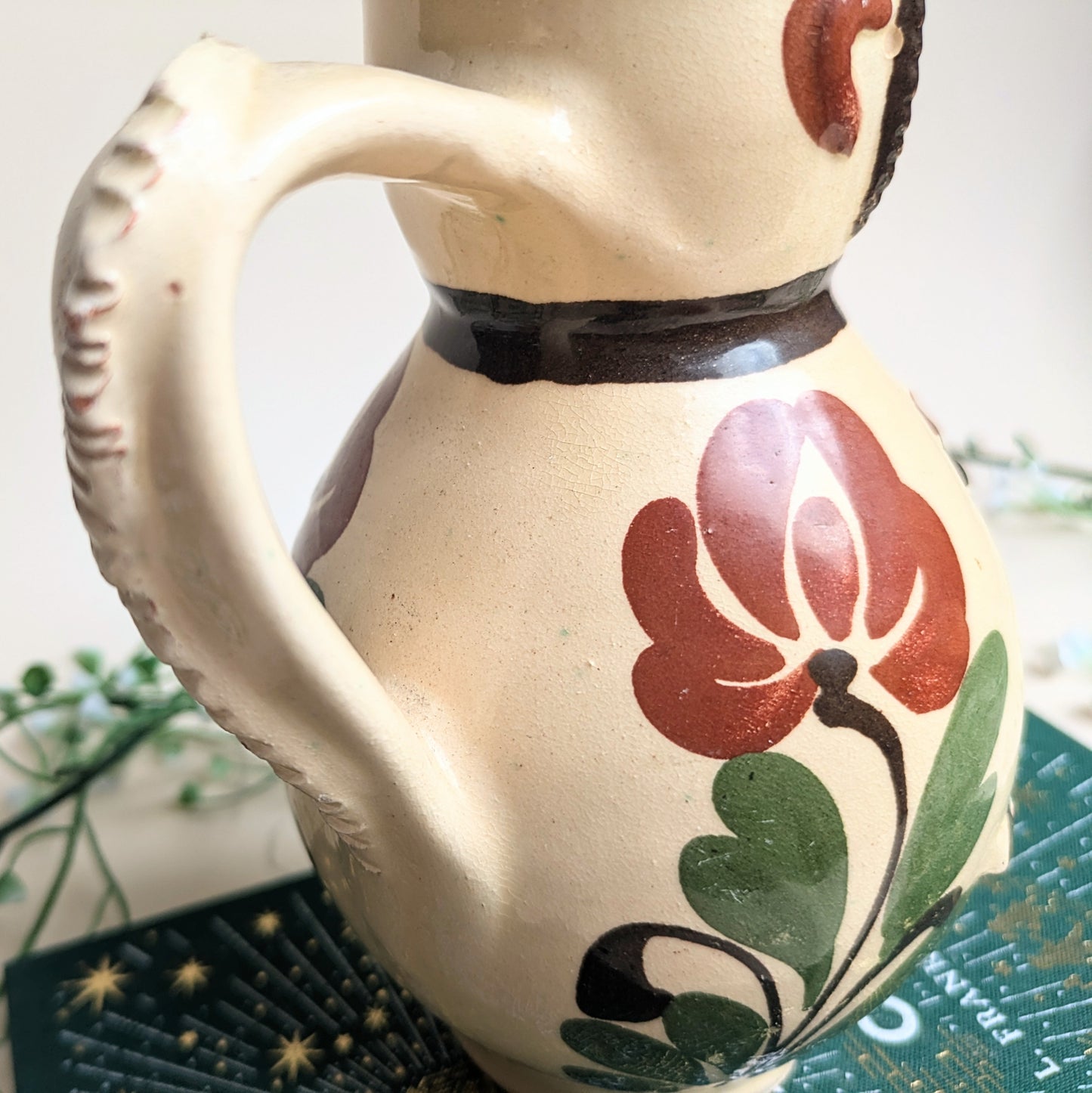 Ungarische Miska Vase