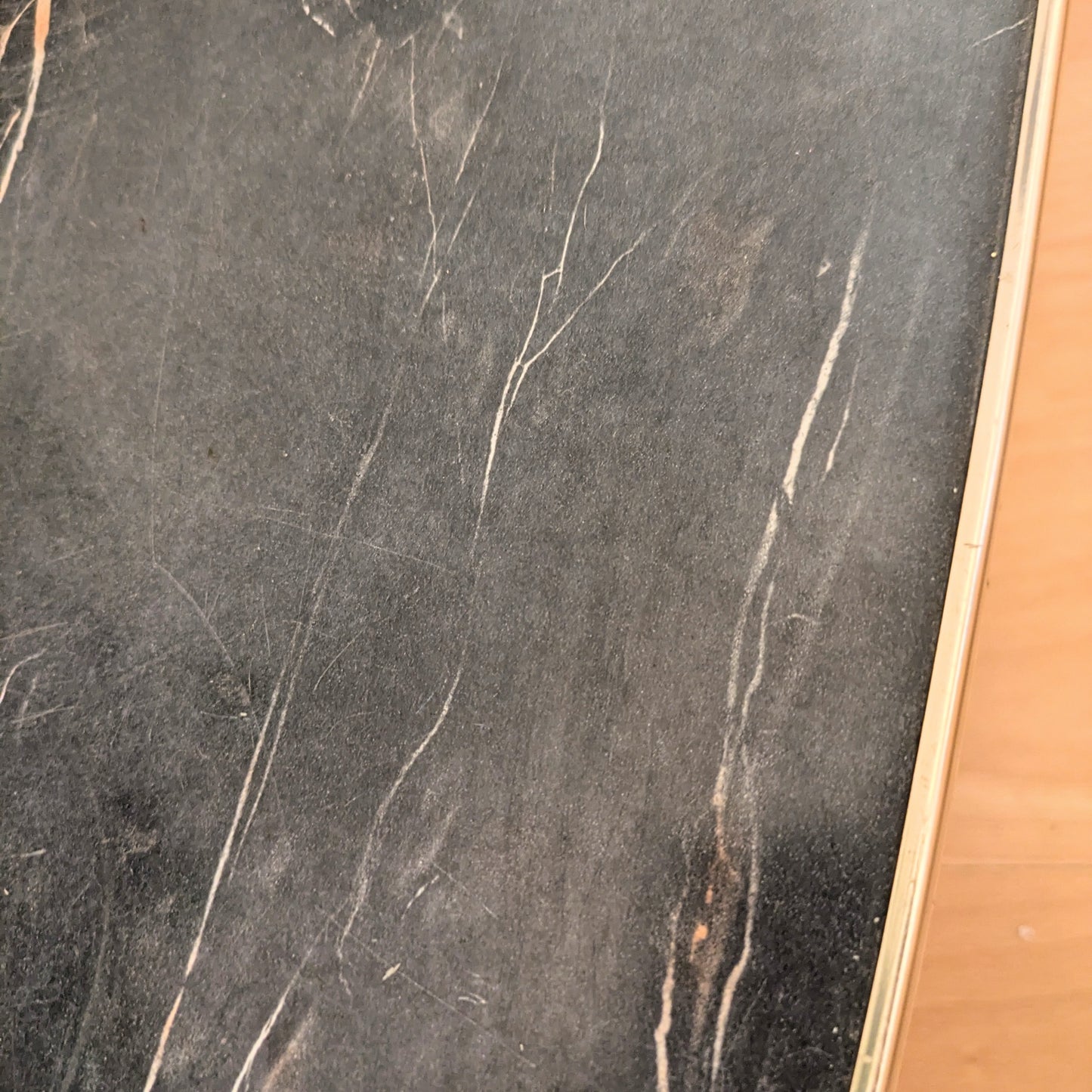 Table rognon en marbre