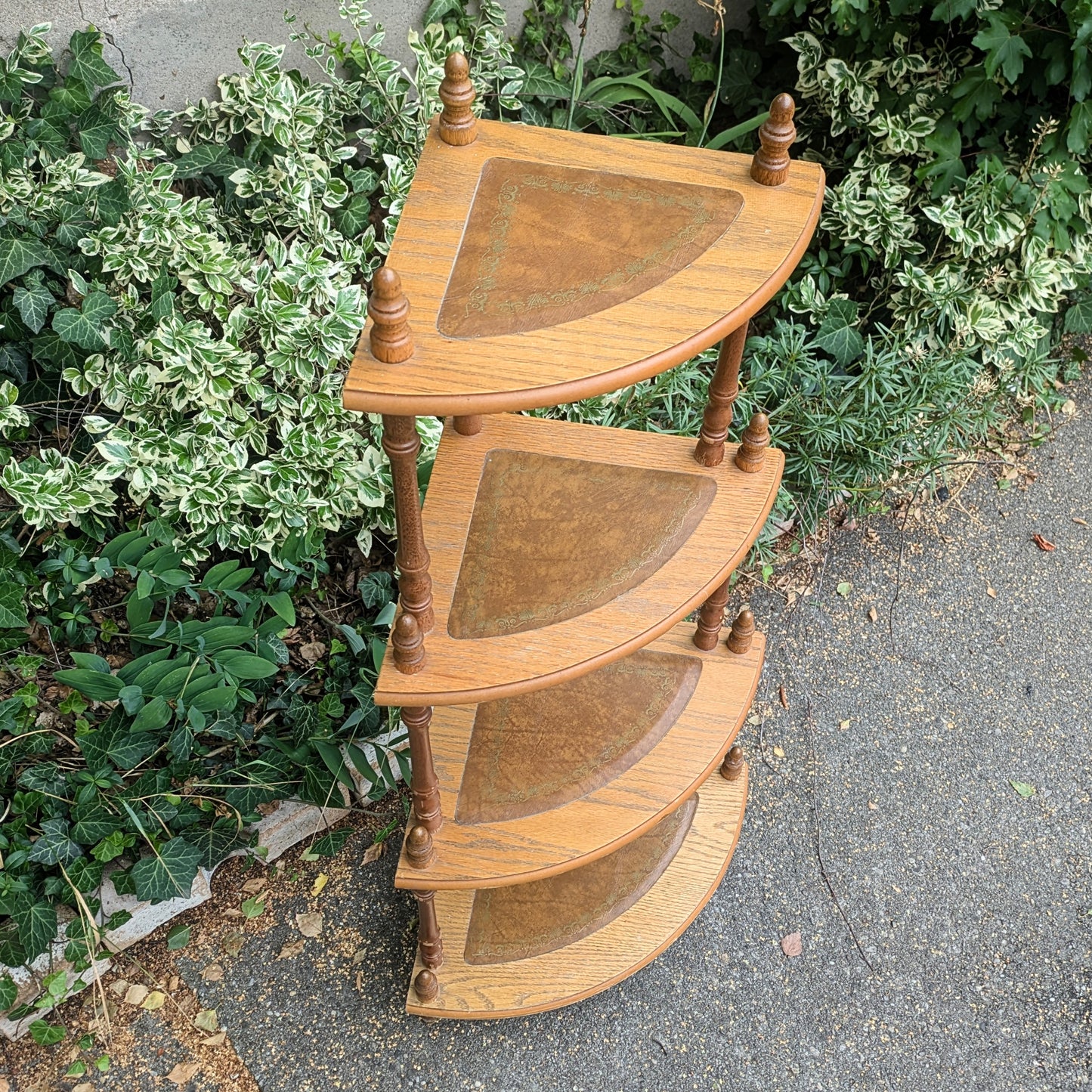 Eckregal Étagère mit Ledereinsätzen