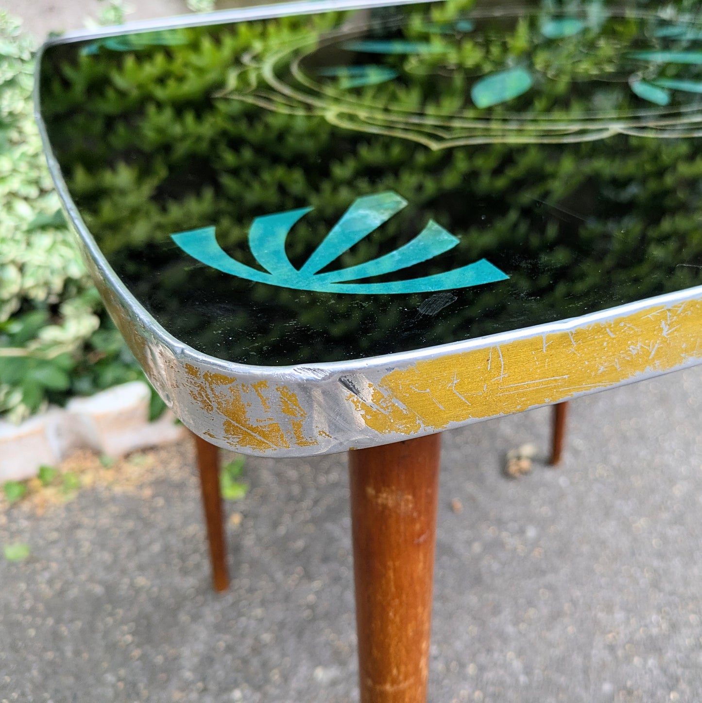 Side table 1950s plants