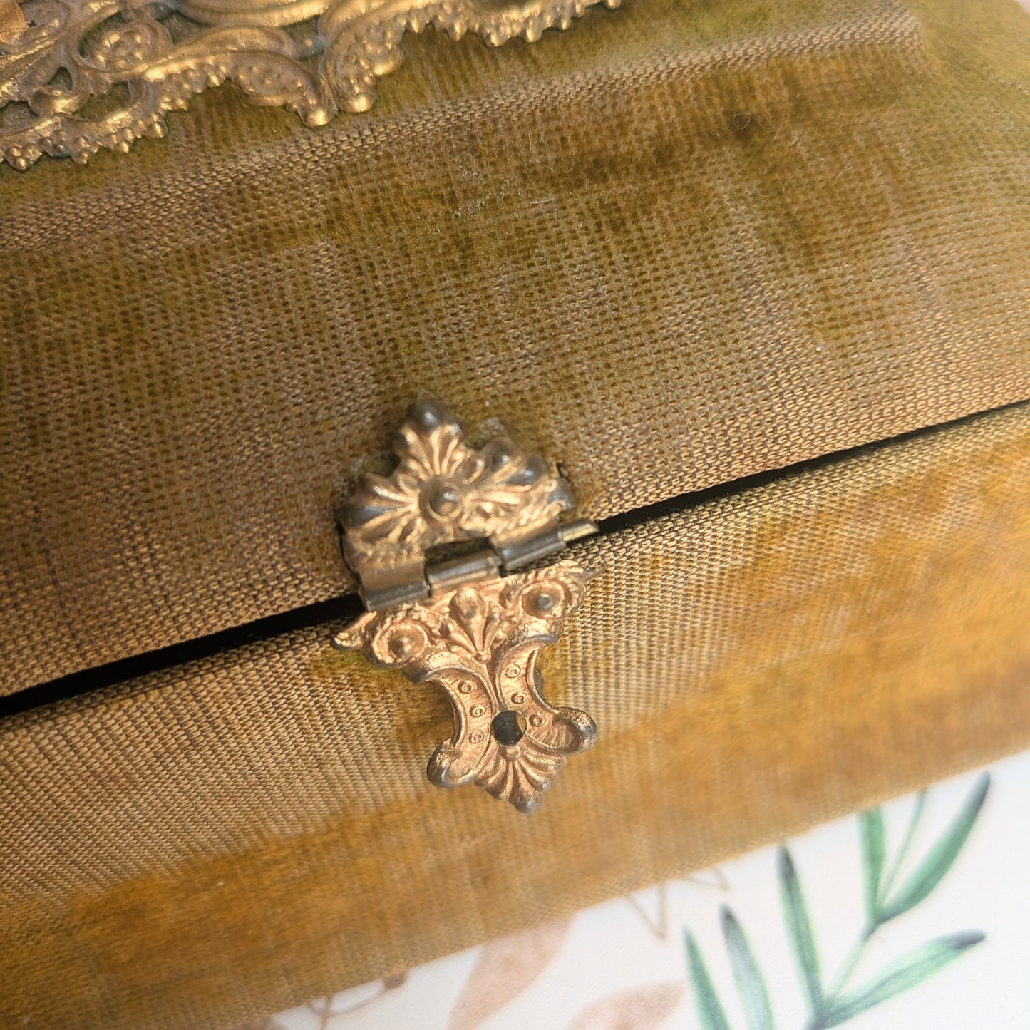 Jewelry box velvet green