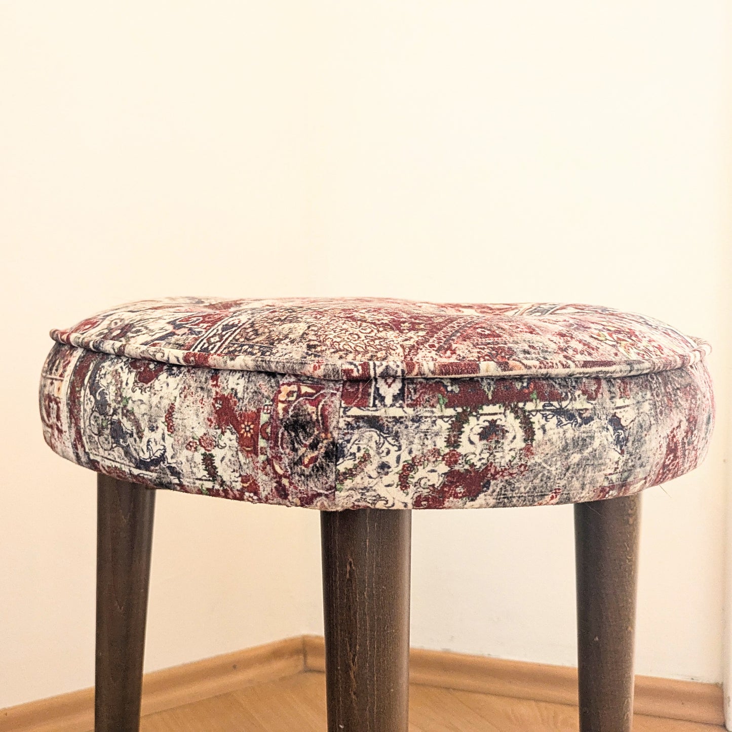 Persischer Hocker