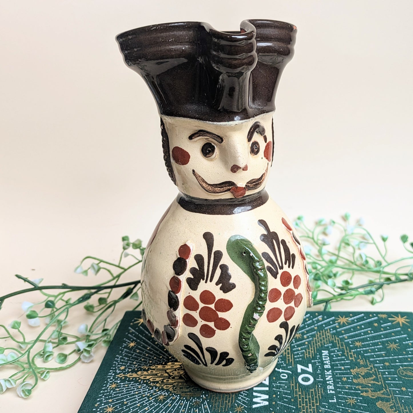 Ungarische Miska Vase