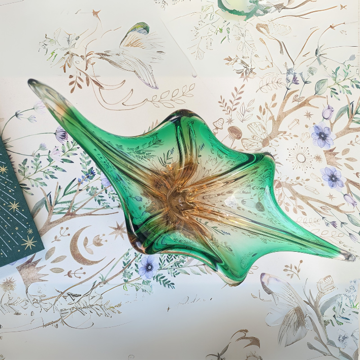 Murano pointed vase green