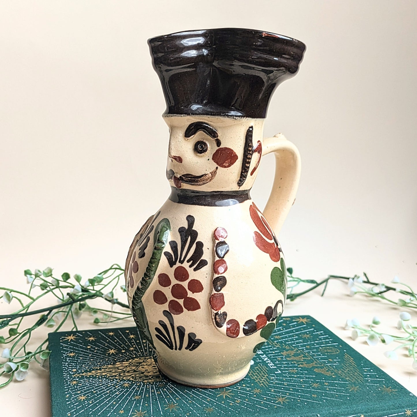 Ungarische Miska Vase
