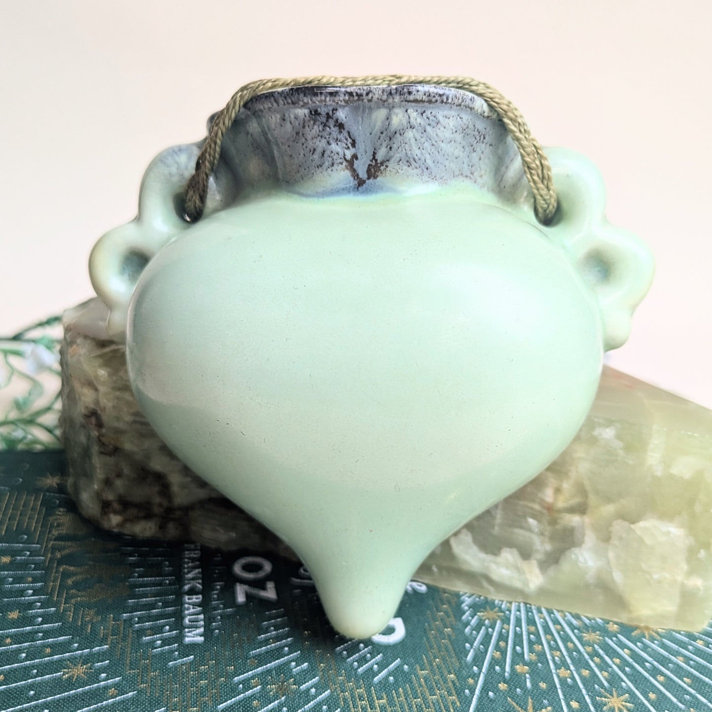 Wall vase heart-shaped turquoise
