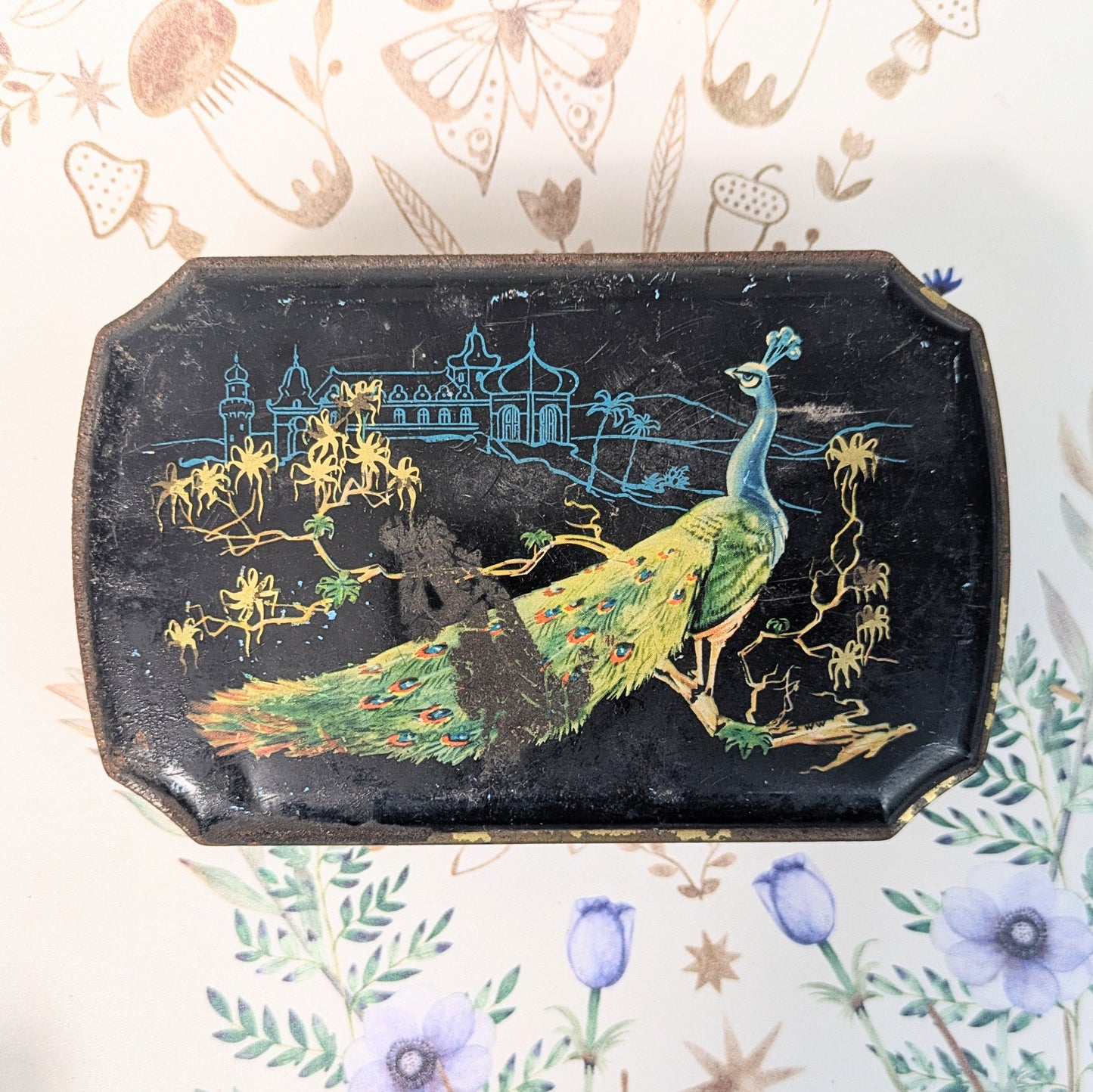 Peacock tea tin