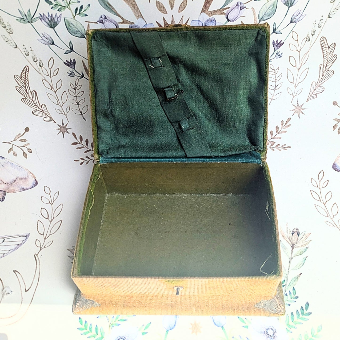 Jewelry box velvet green