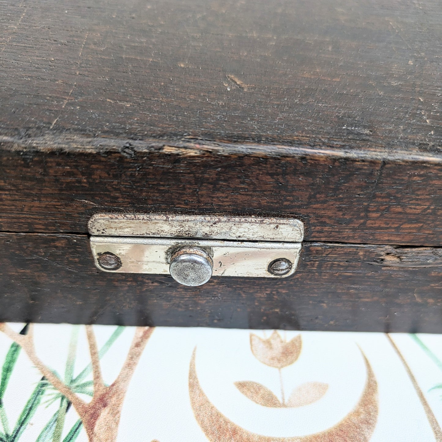 Boîte de jauge d'épaisseur foncée