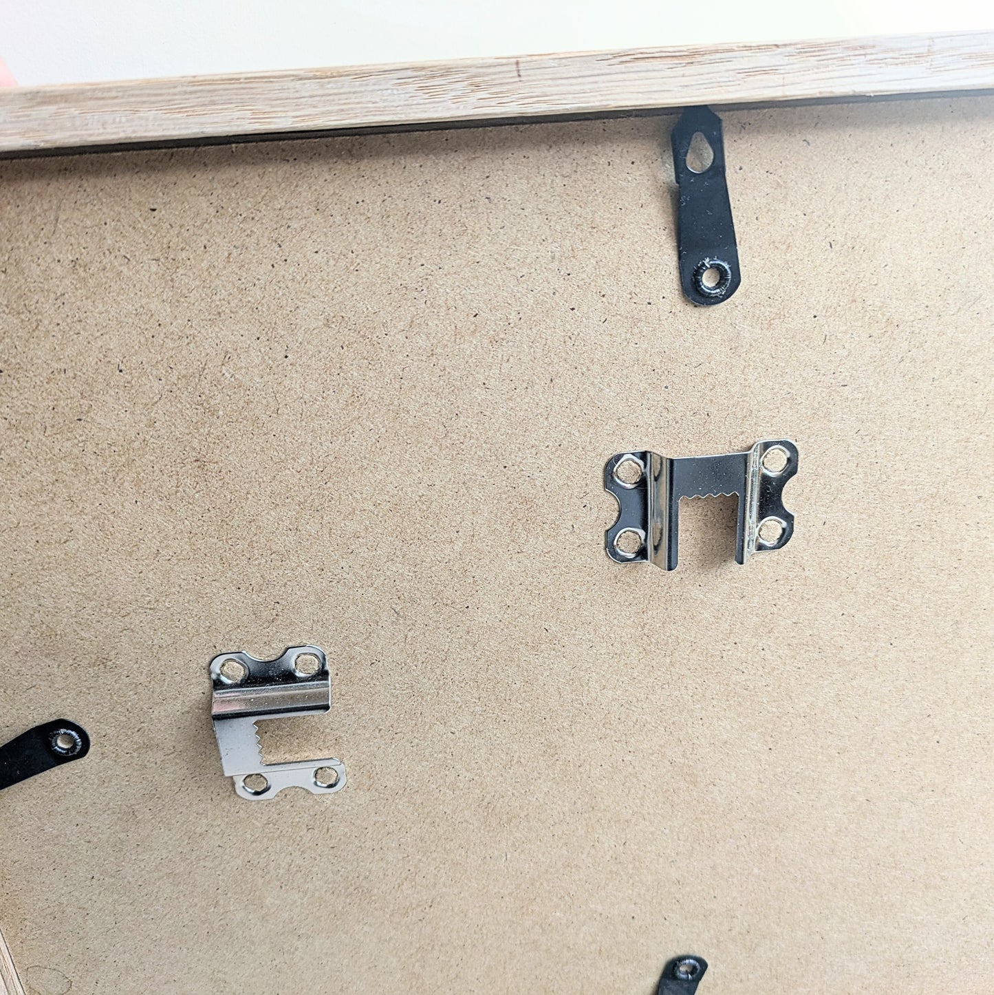 Publicité monogramme encadrée