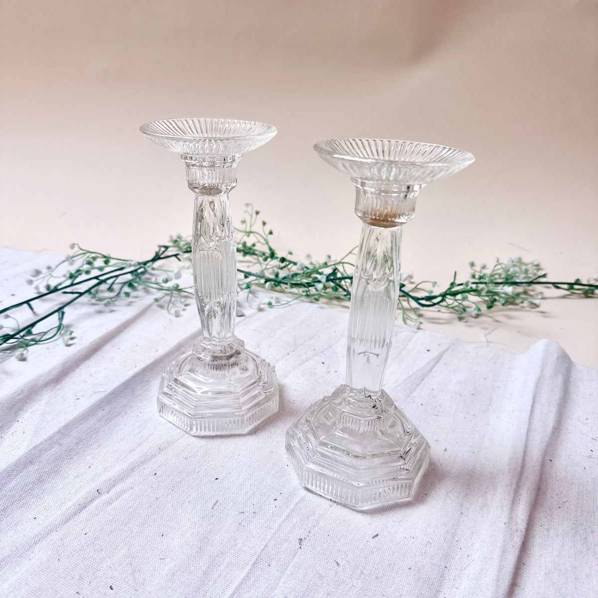 Paar Glas Kerzenständer