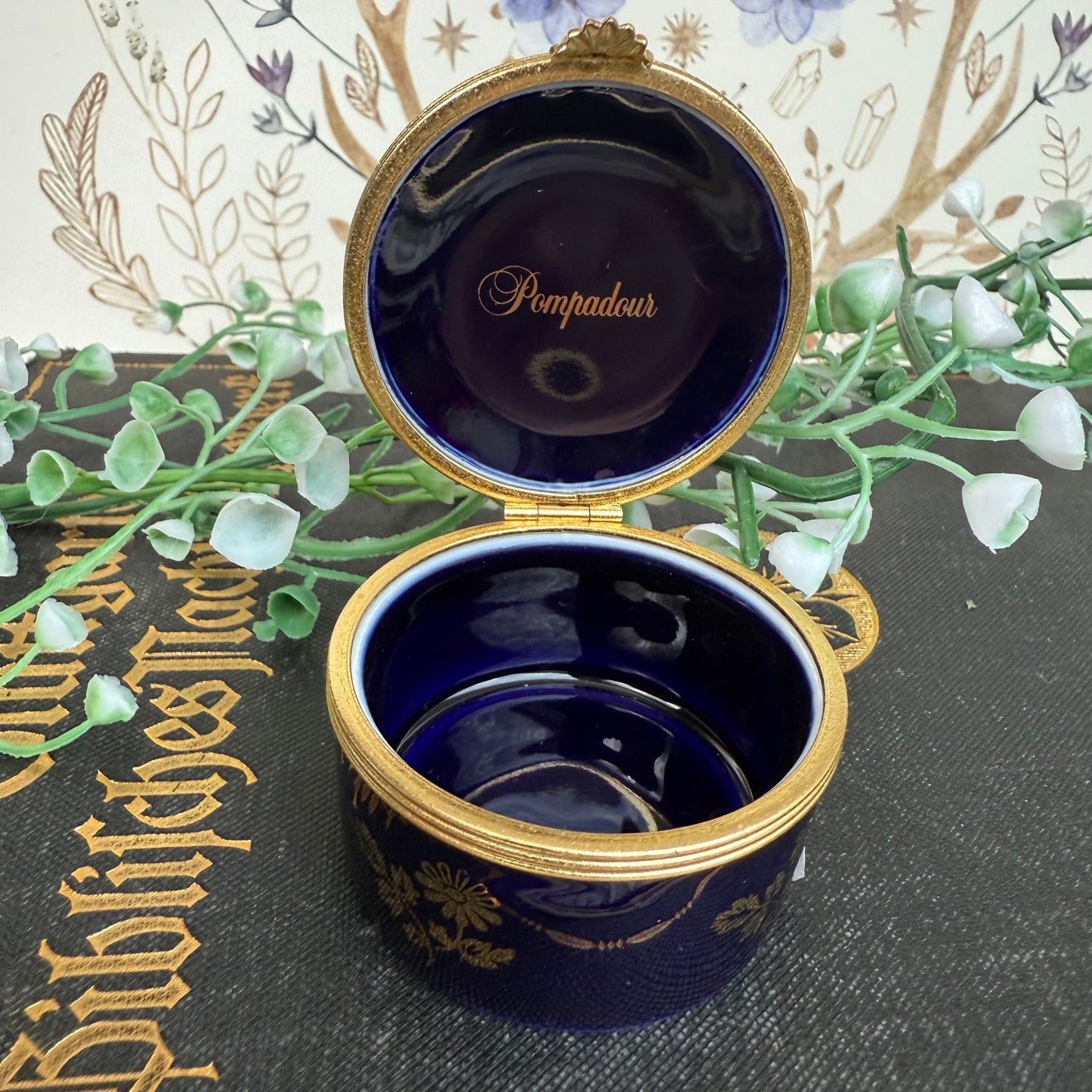 Pompadour Limoges Döschen blau