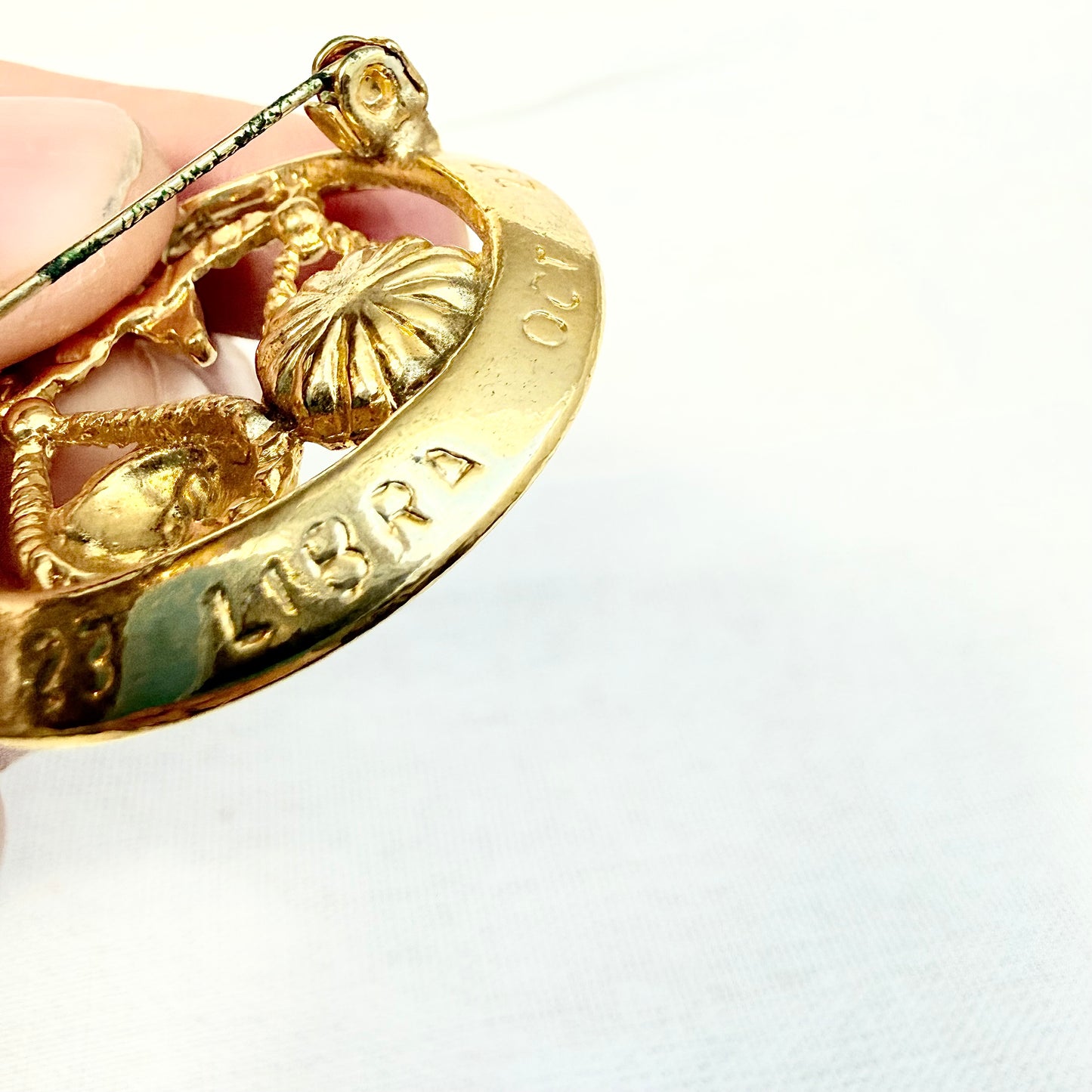 Trifari Sternzeichen Brosche Waage