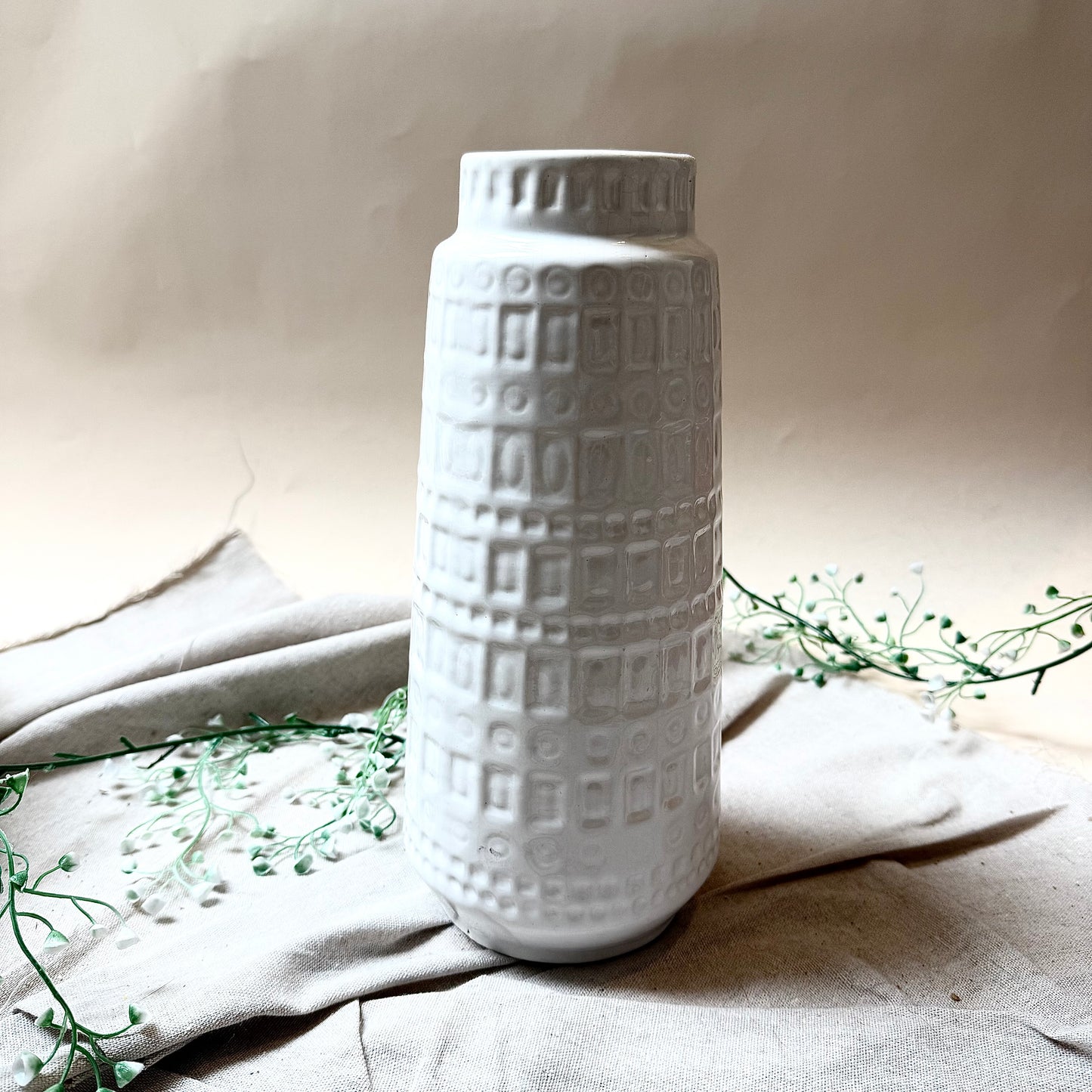 Inka Vase von Scheurich in weiß