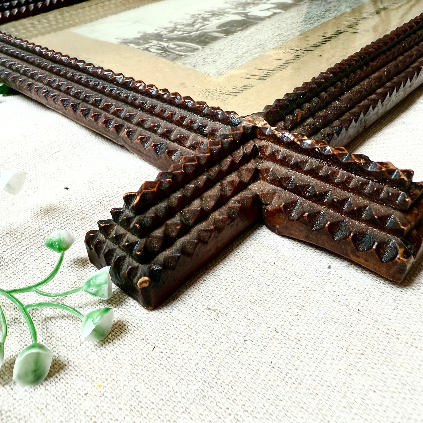 Tramp Art Rahmen mit Perlmutt