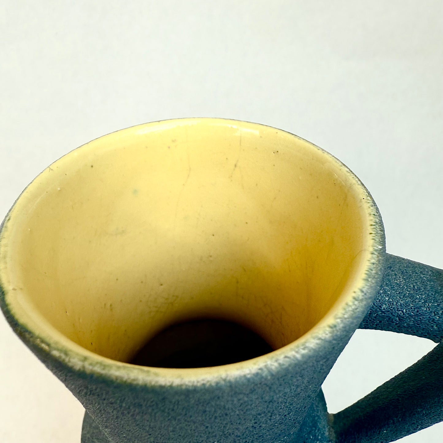 Krug schwarz gelb