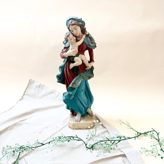 Stein Madonna bemalt